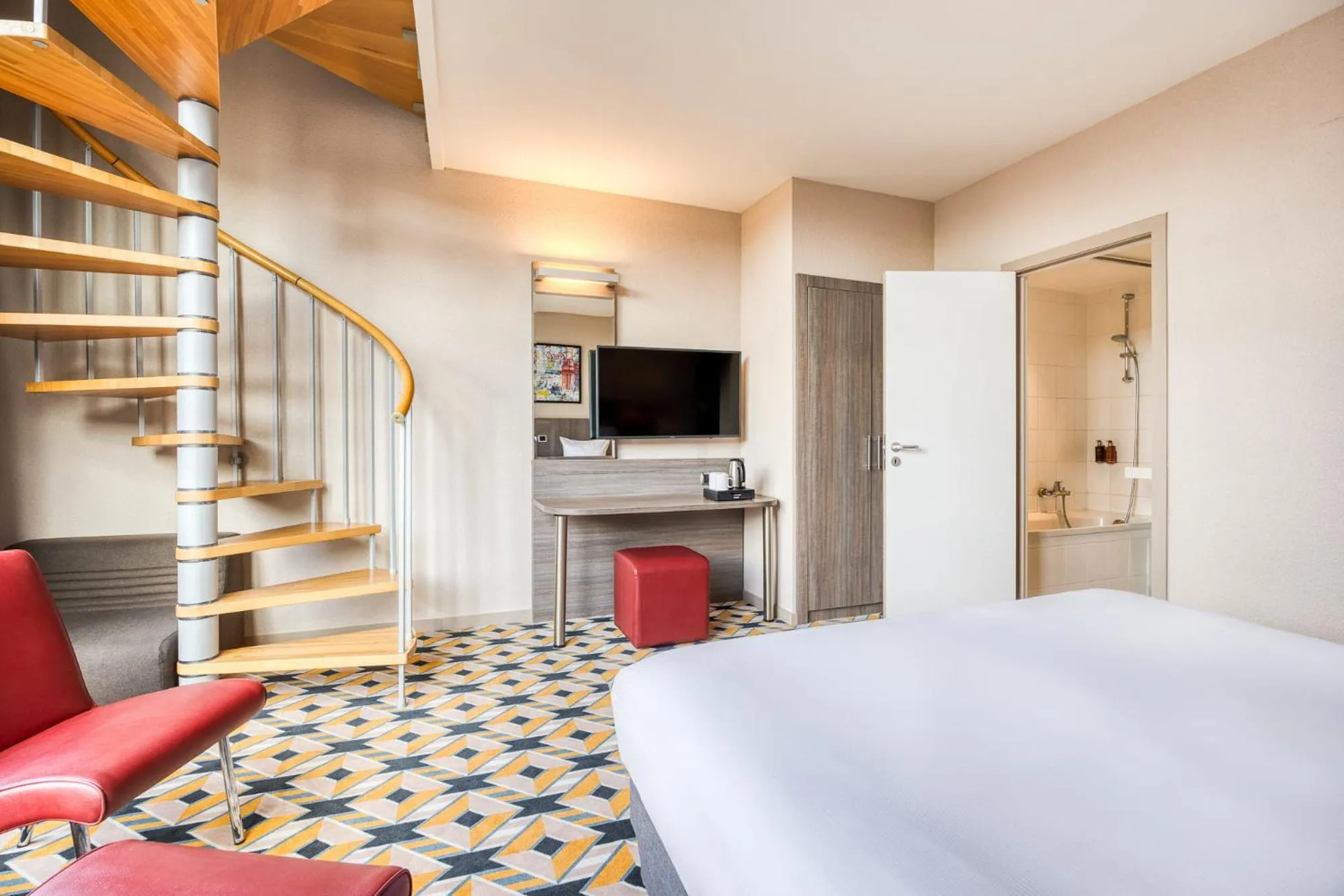 Bedroom, Bed in ALMA Grand Place Hotel