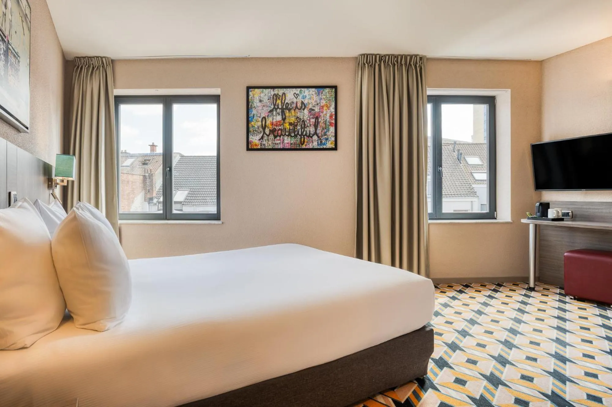 Bedroom, Bed in ALMA Grand Place Hotel