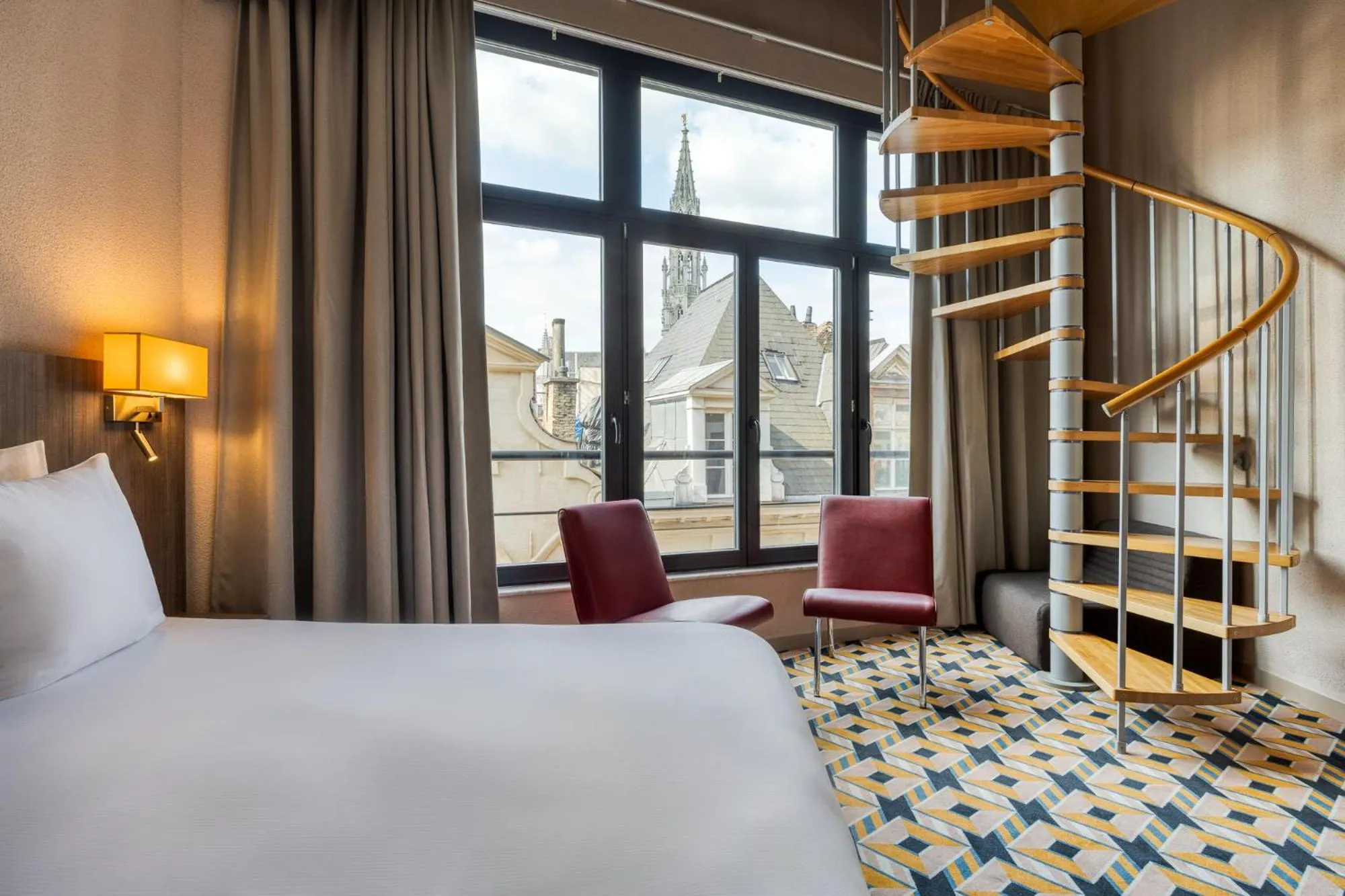 Bedroom, Bed in ALMA Grand Place Hotel
