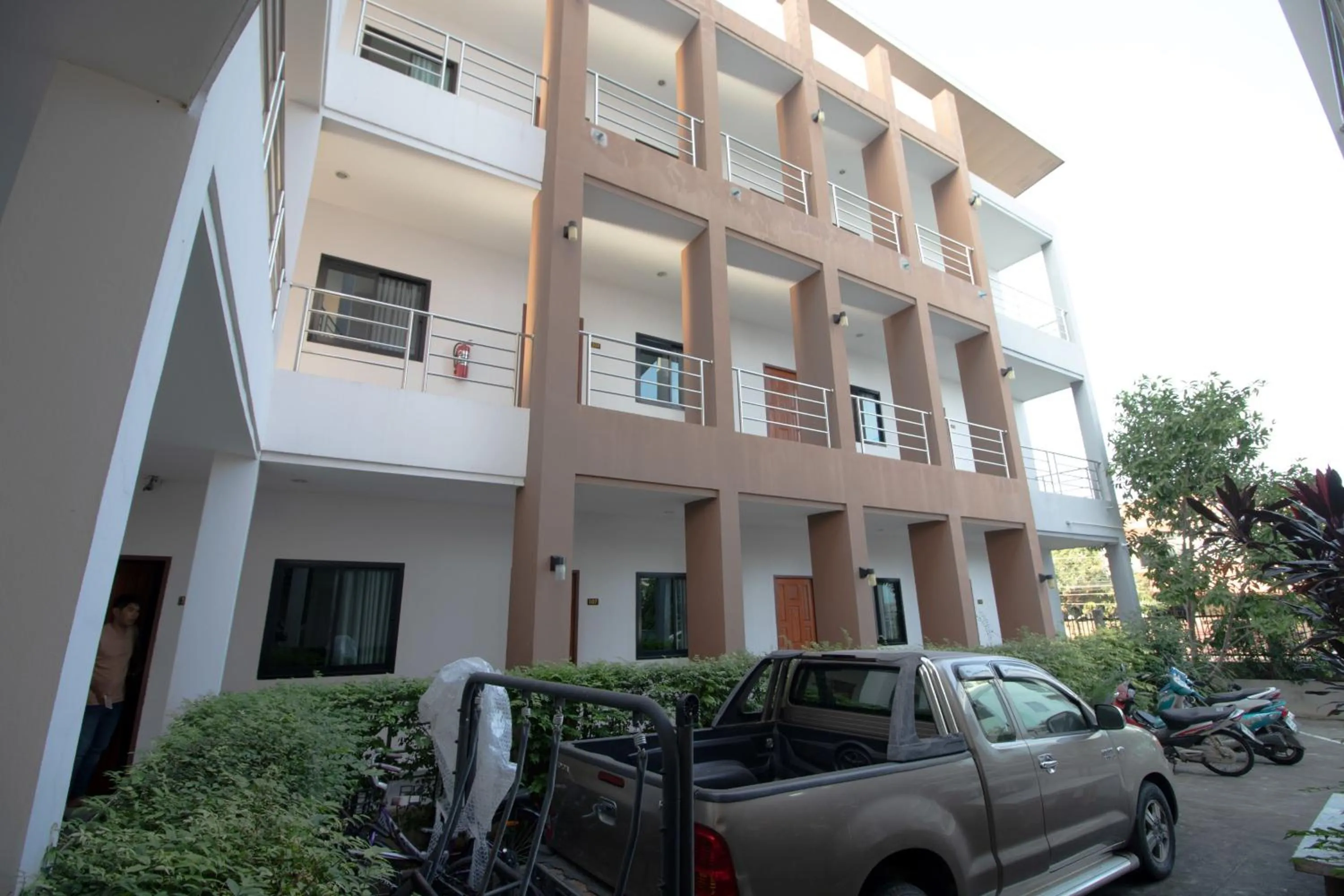 Property building in Somsamai Style Apartment