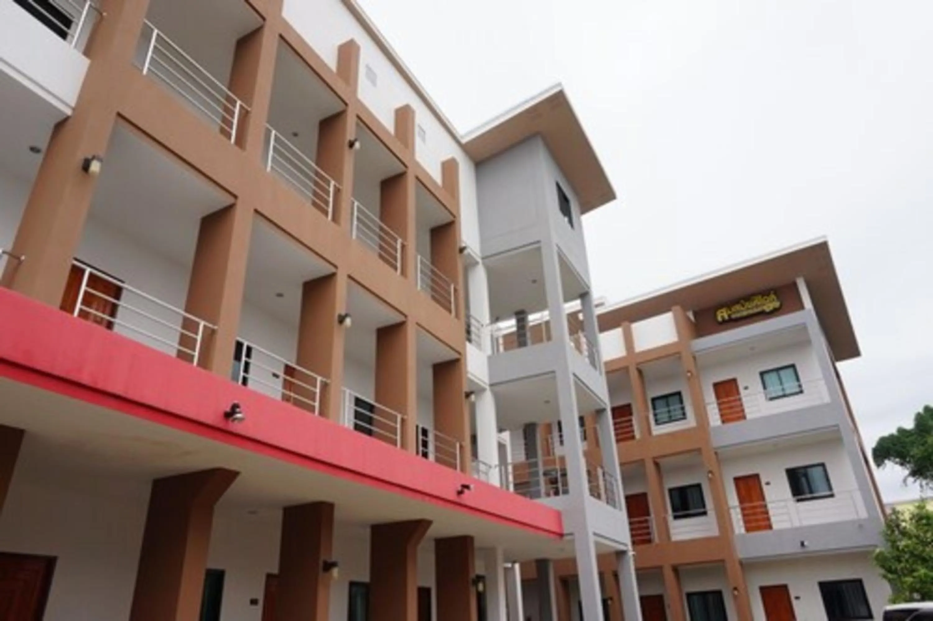 Property building in Somsamai Style Apartment