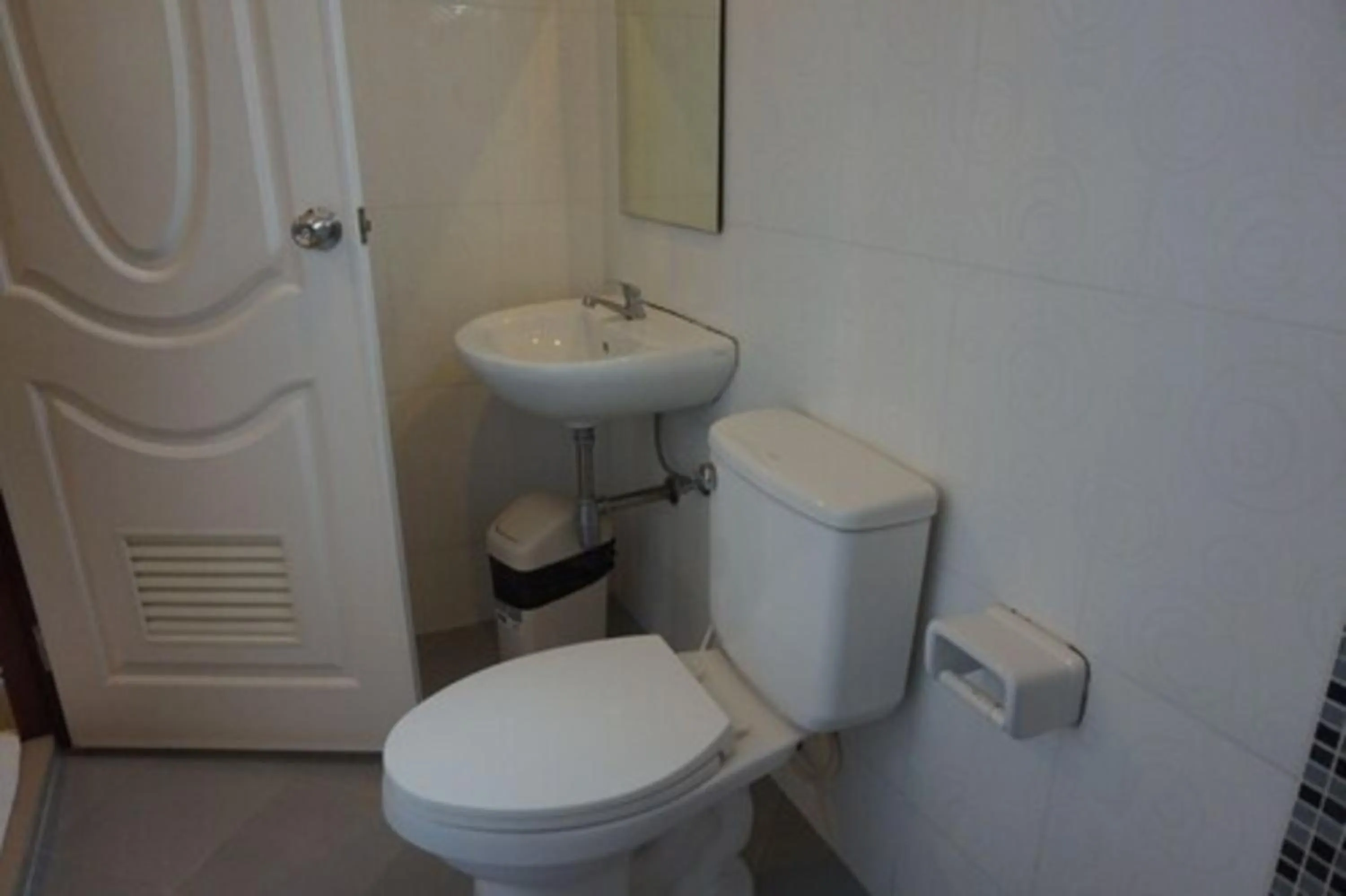 Bathroom in Somsamai Style Apartment