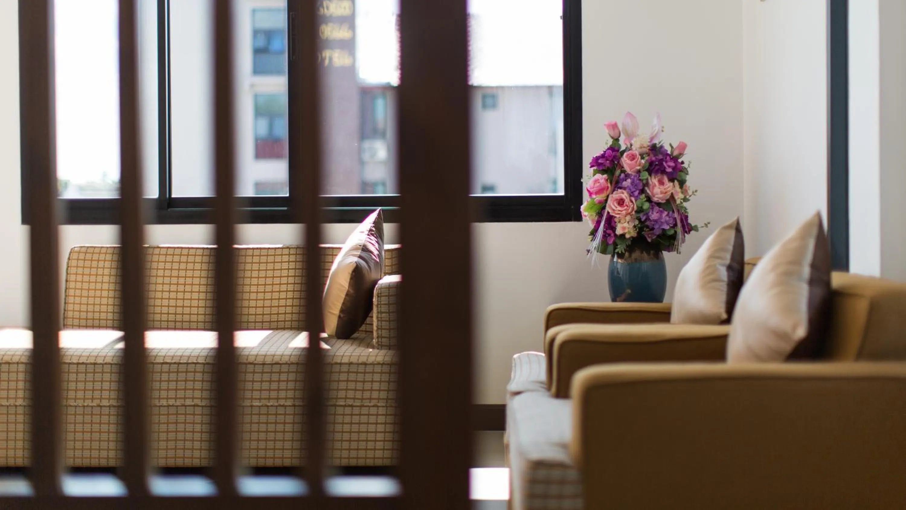 Seating area in Mhonsa Hotel