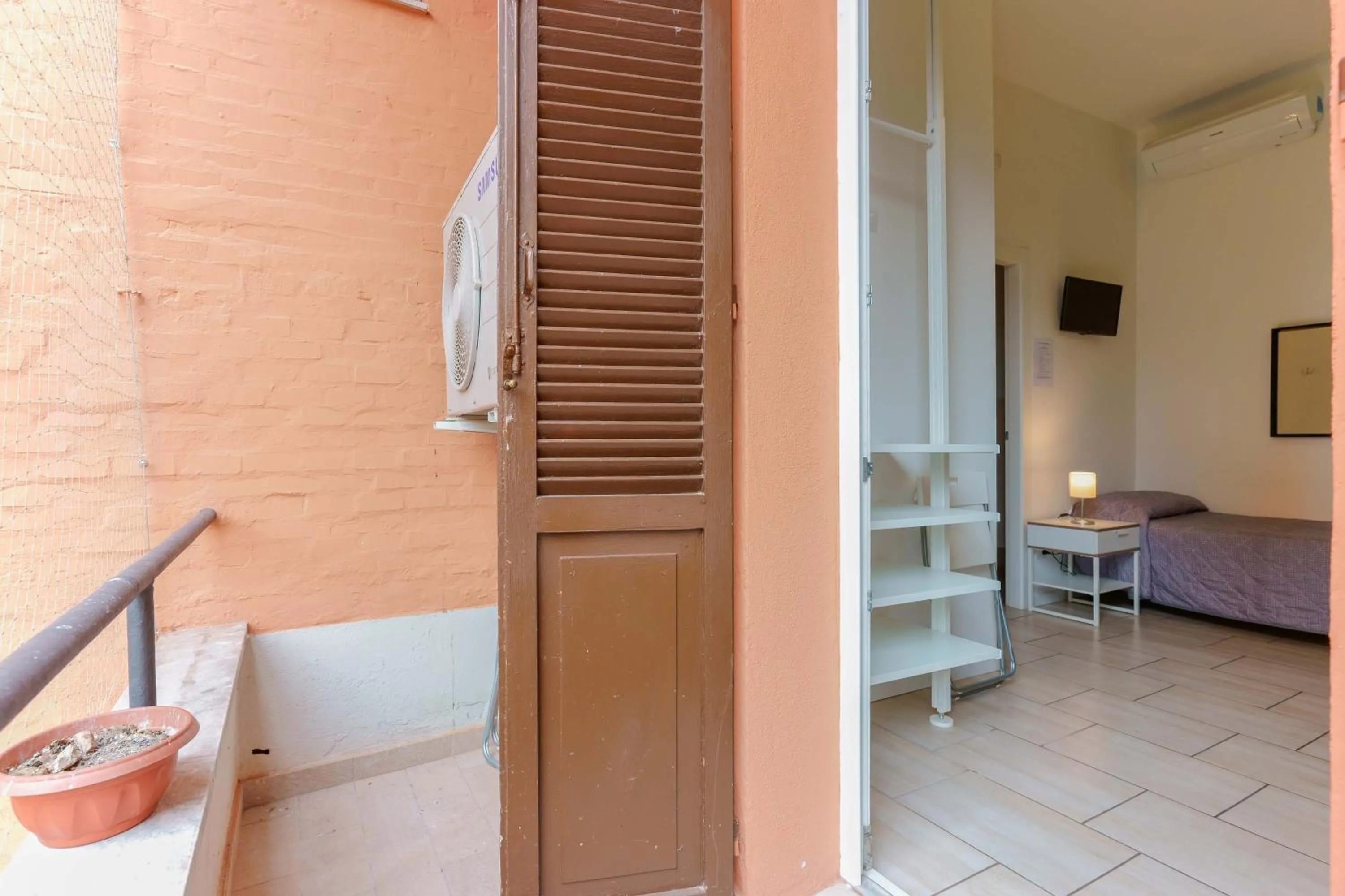 Photo of the whole room, Bed in B&B Bentivogli