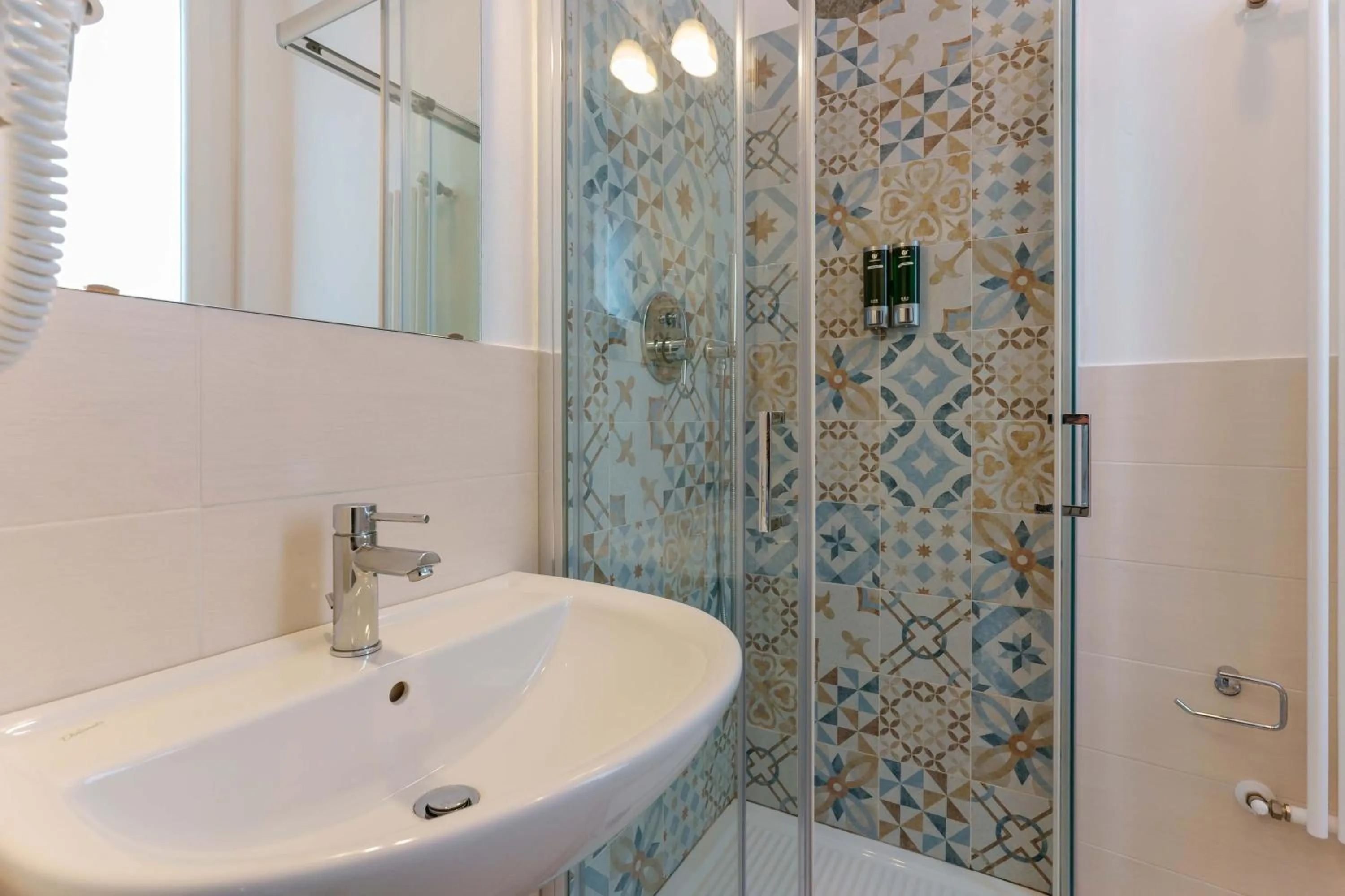 Shower in B&B Bentivogli