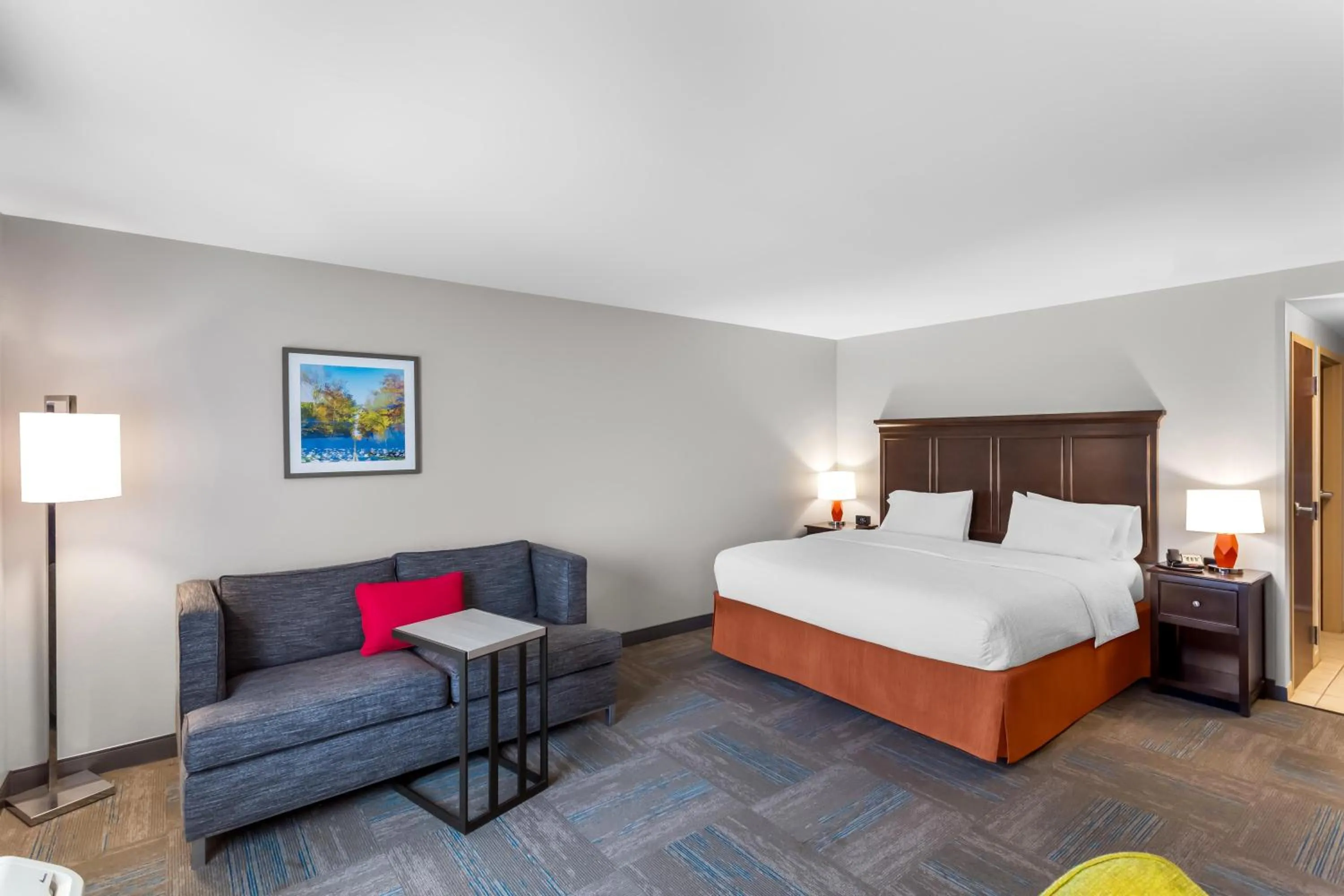 Living room, Bed in Hampton Inn University Area, Huntington, Wv