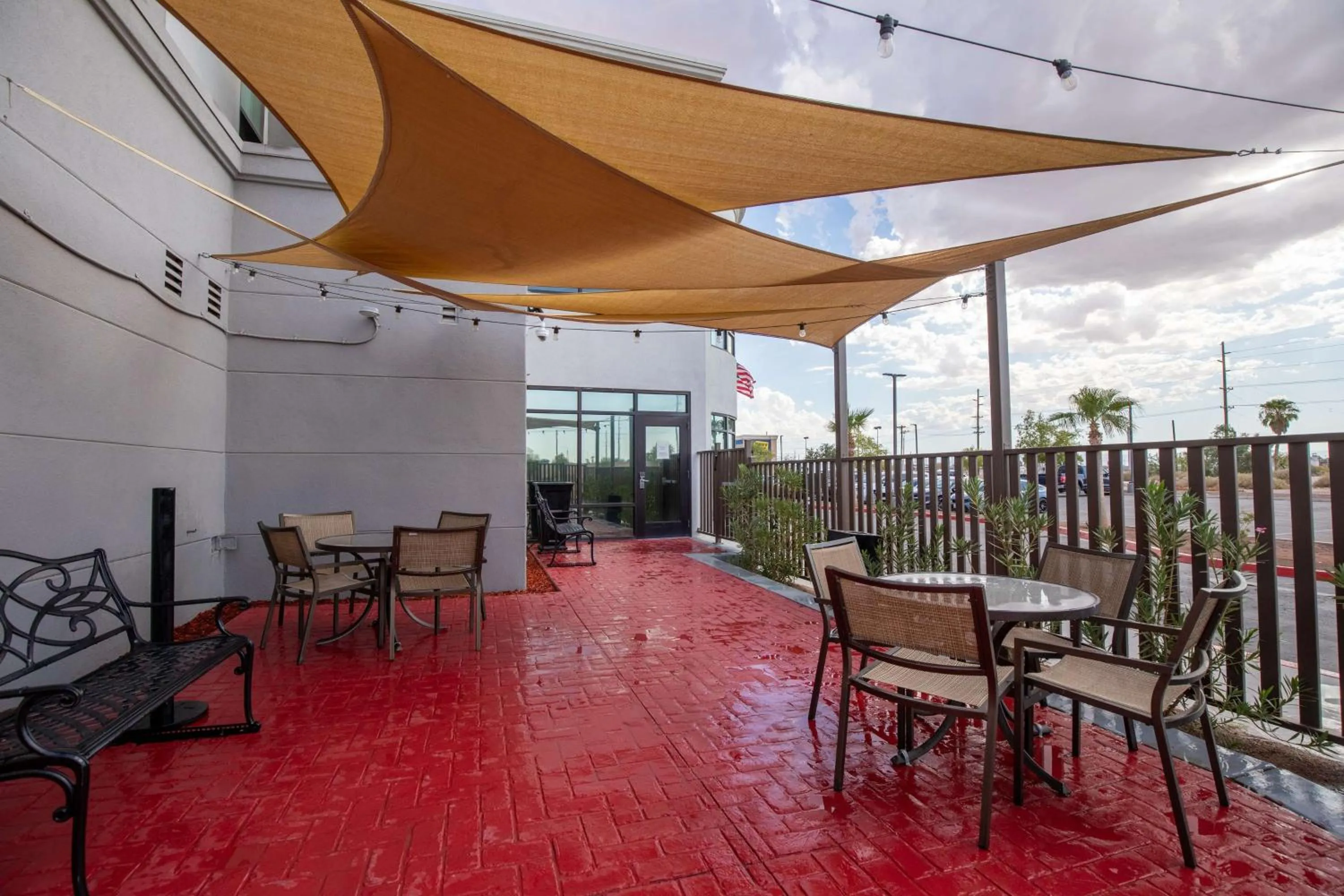 Patio in Hampton Inn El Centro