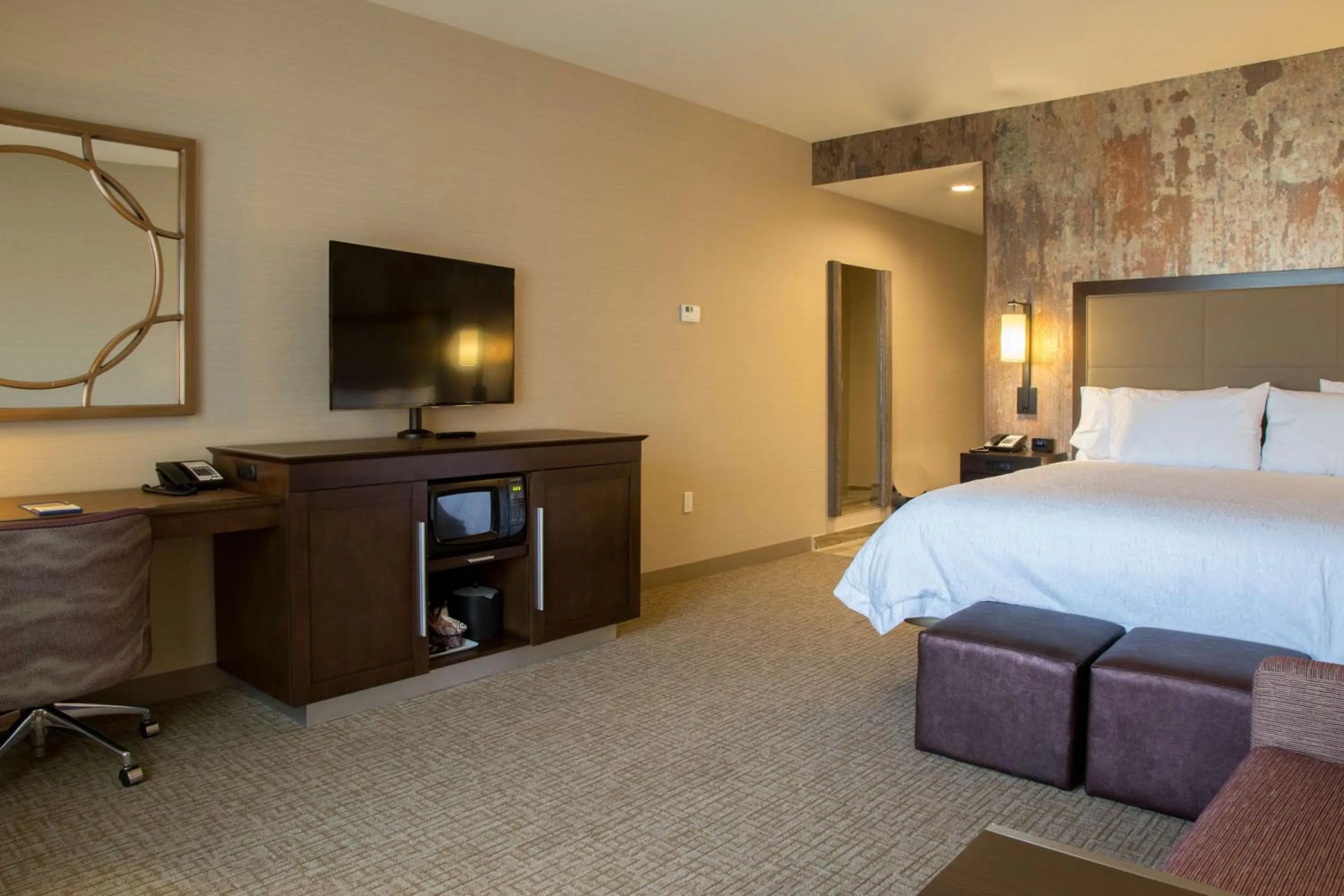 Bed in Hampton Inn & Suites Murrieta Temecula