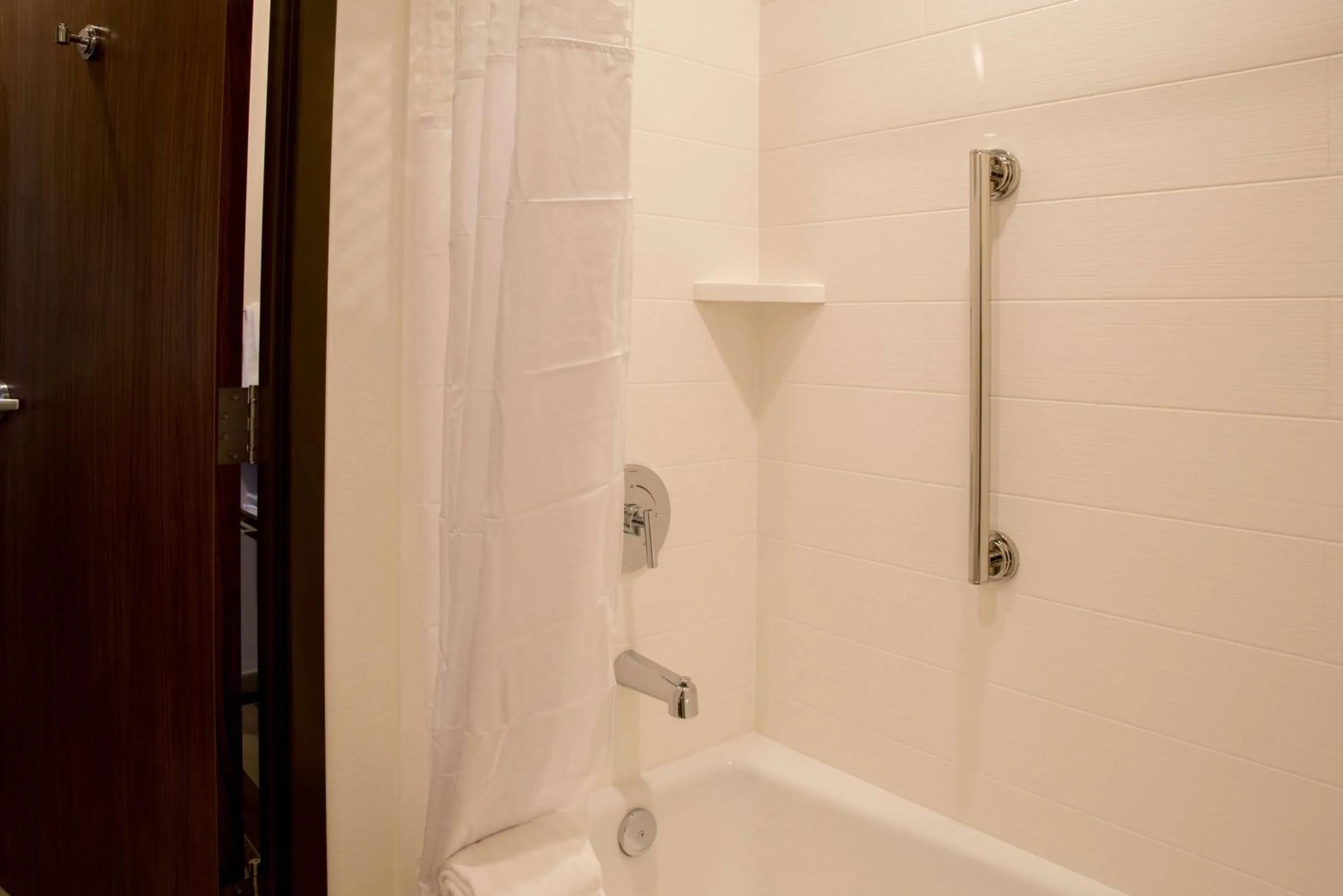 Bathroom in Hampton Inn & Suites Murrieta Temecula