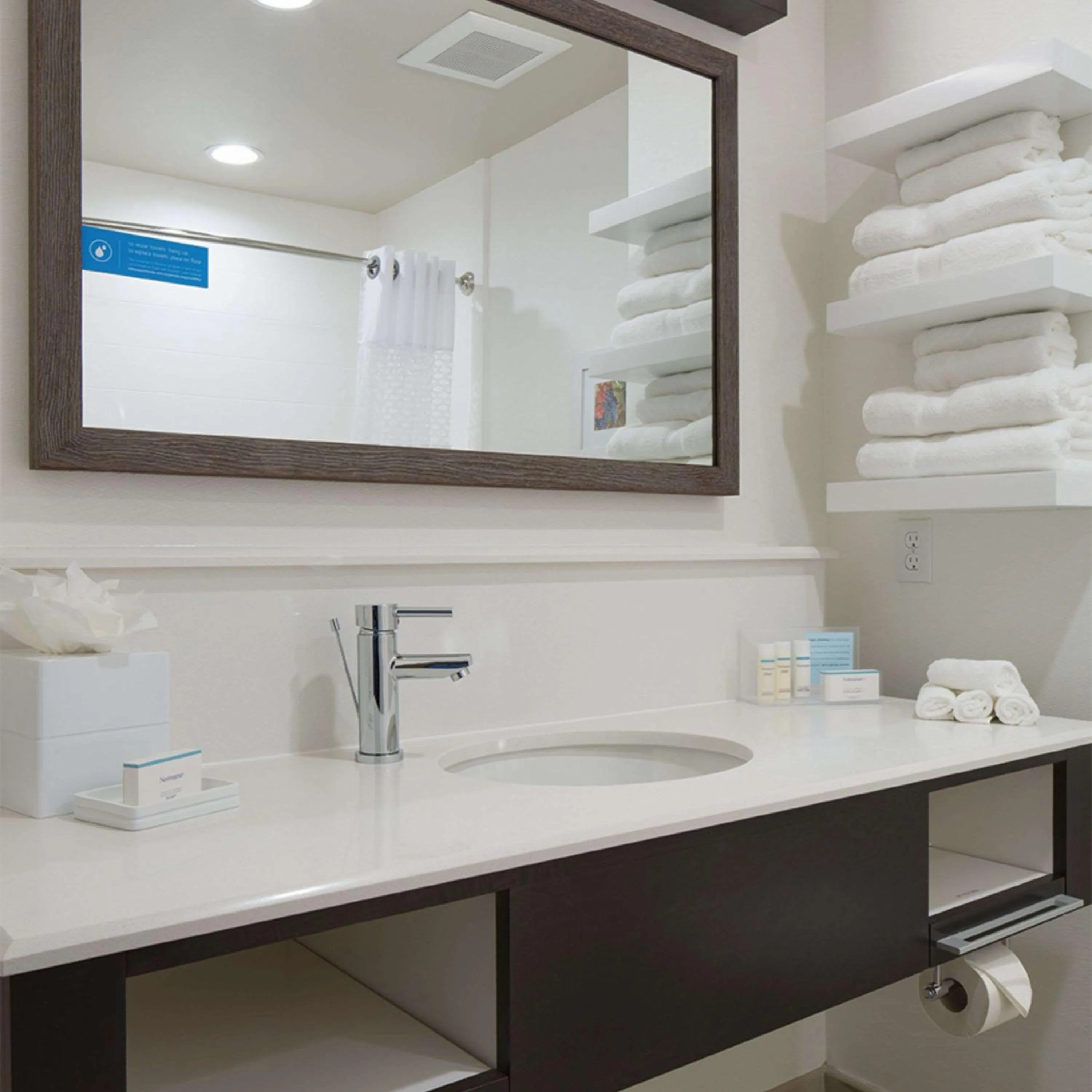 Bathroom in Hampton Inn & Suites Murrieta Temecula