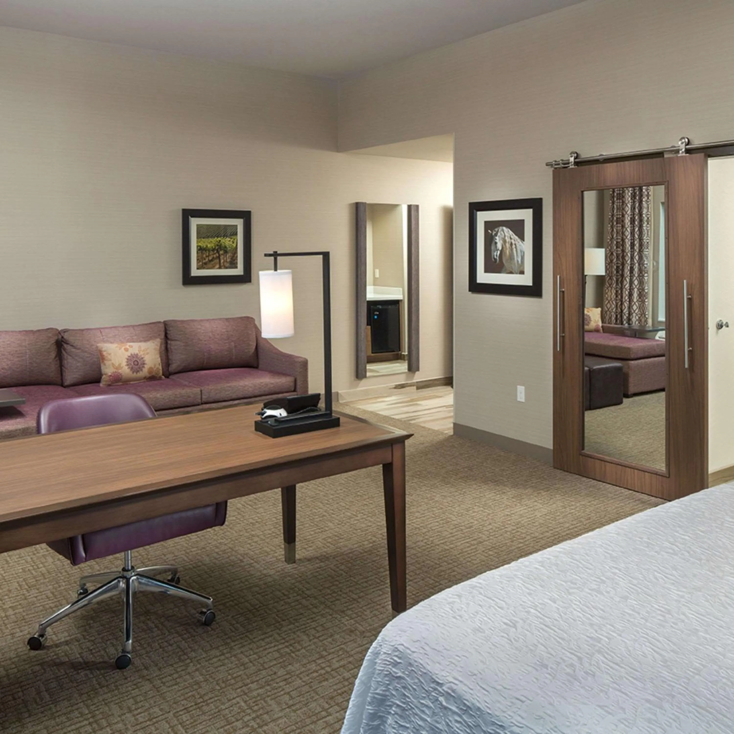 Bedroom, Bed in Hampton Inn & Suites Murrieta Temecula