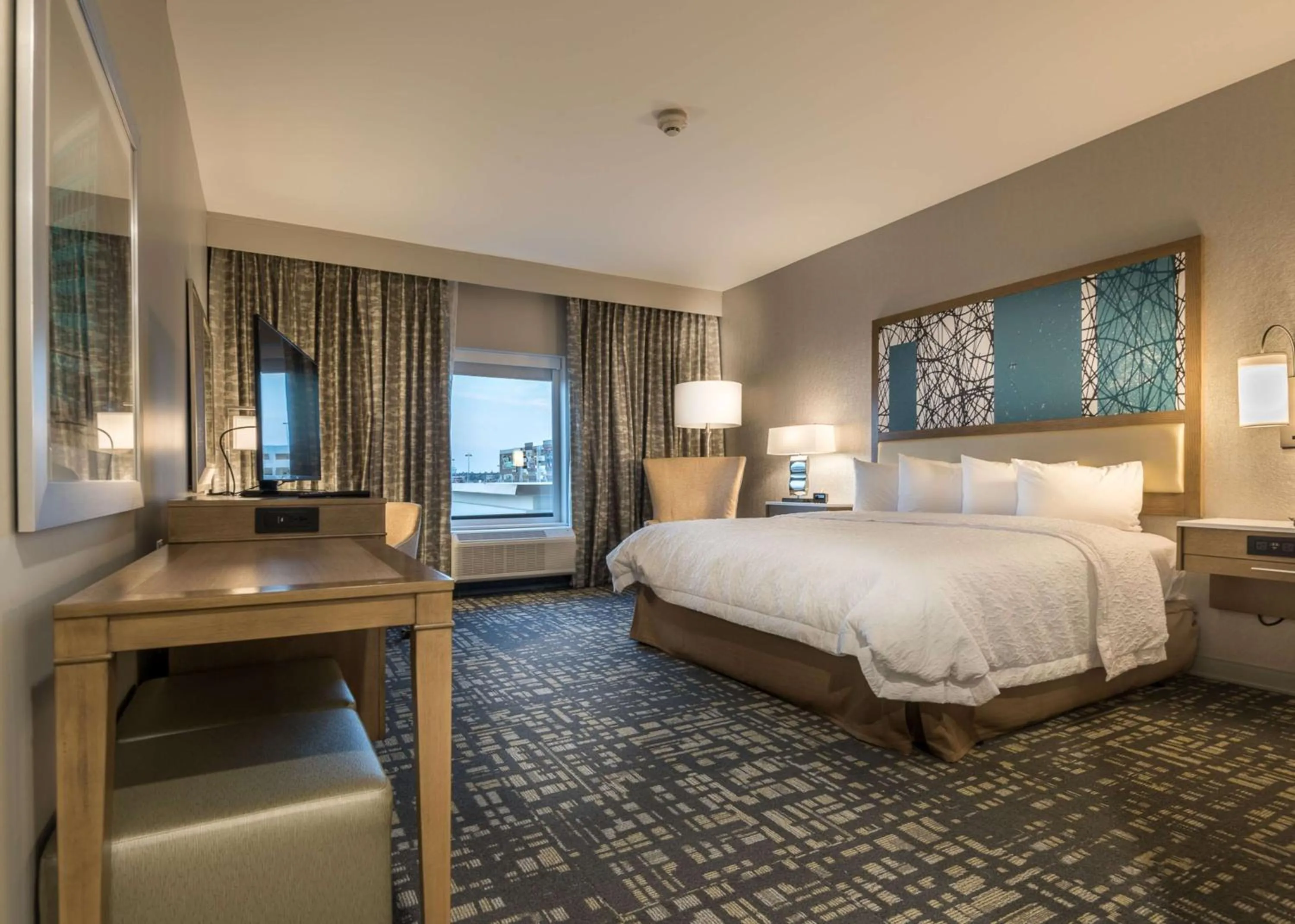 Bed in Hampton Inn & Suites Dallas-The Colony