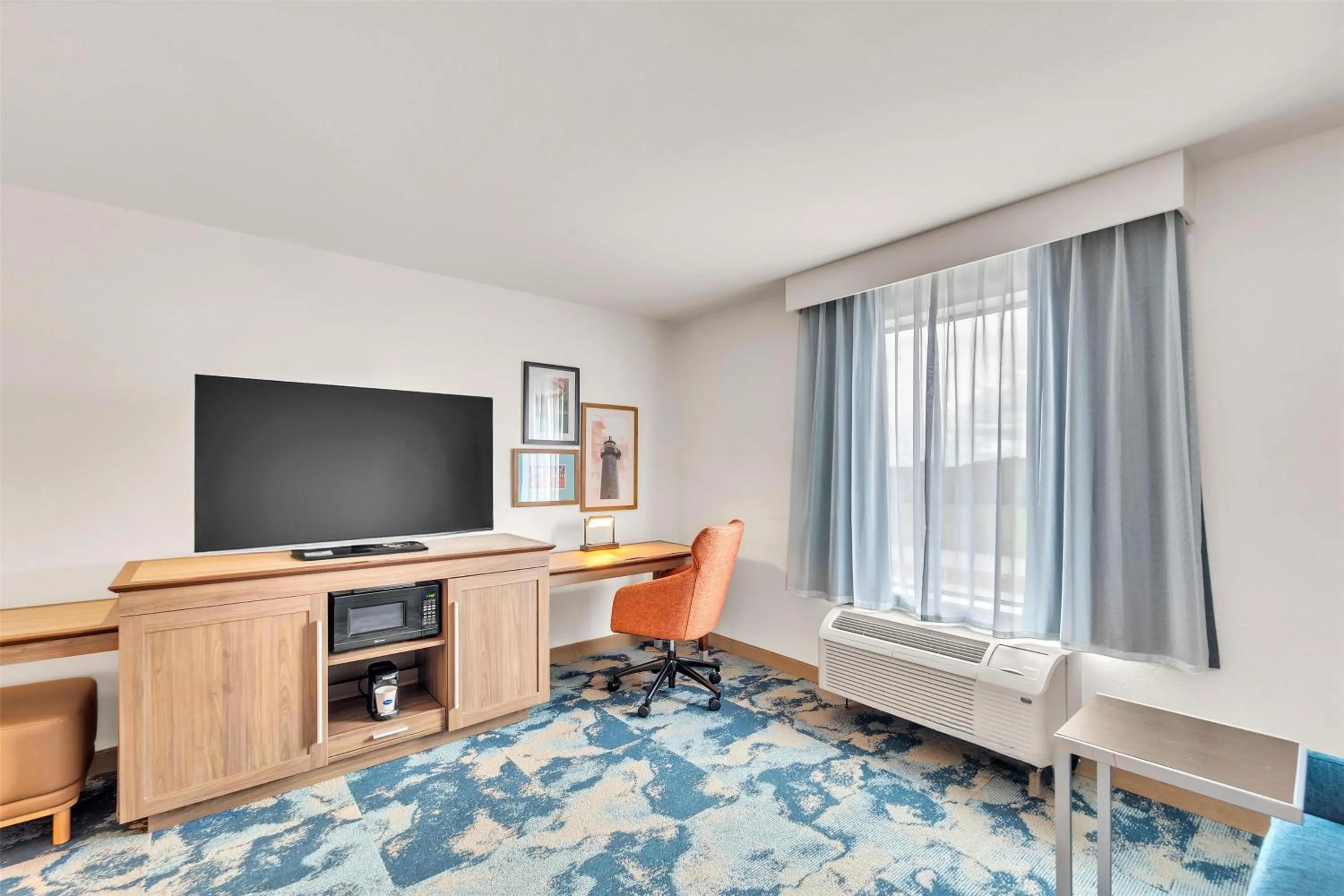 Bedroom in Hampton Inn & Suites Kenosha Pleasant Prairie