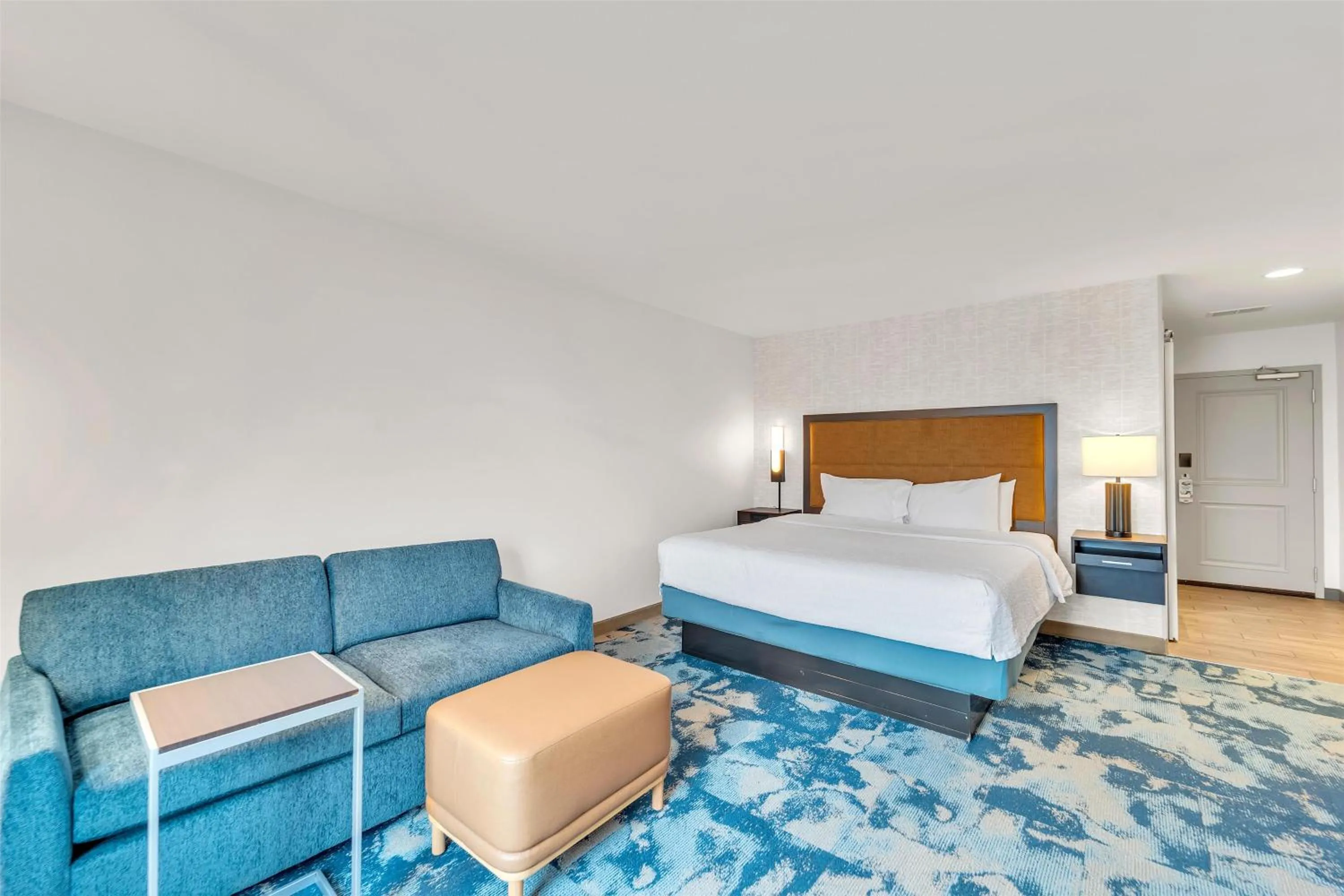 Photo of the whole room, Bed in Hampton Inn & Suites Kenosha Pleasant Prairie