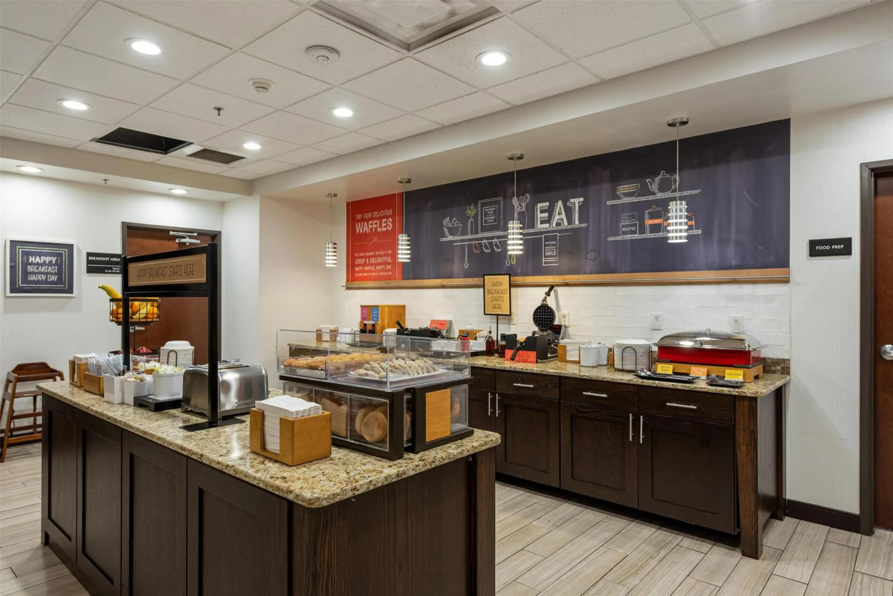 Buffet breakfast in Hampton Inn Mesa Verde/Cortez Co