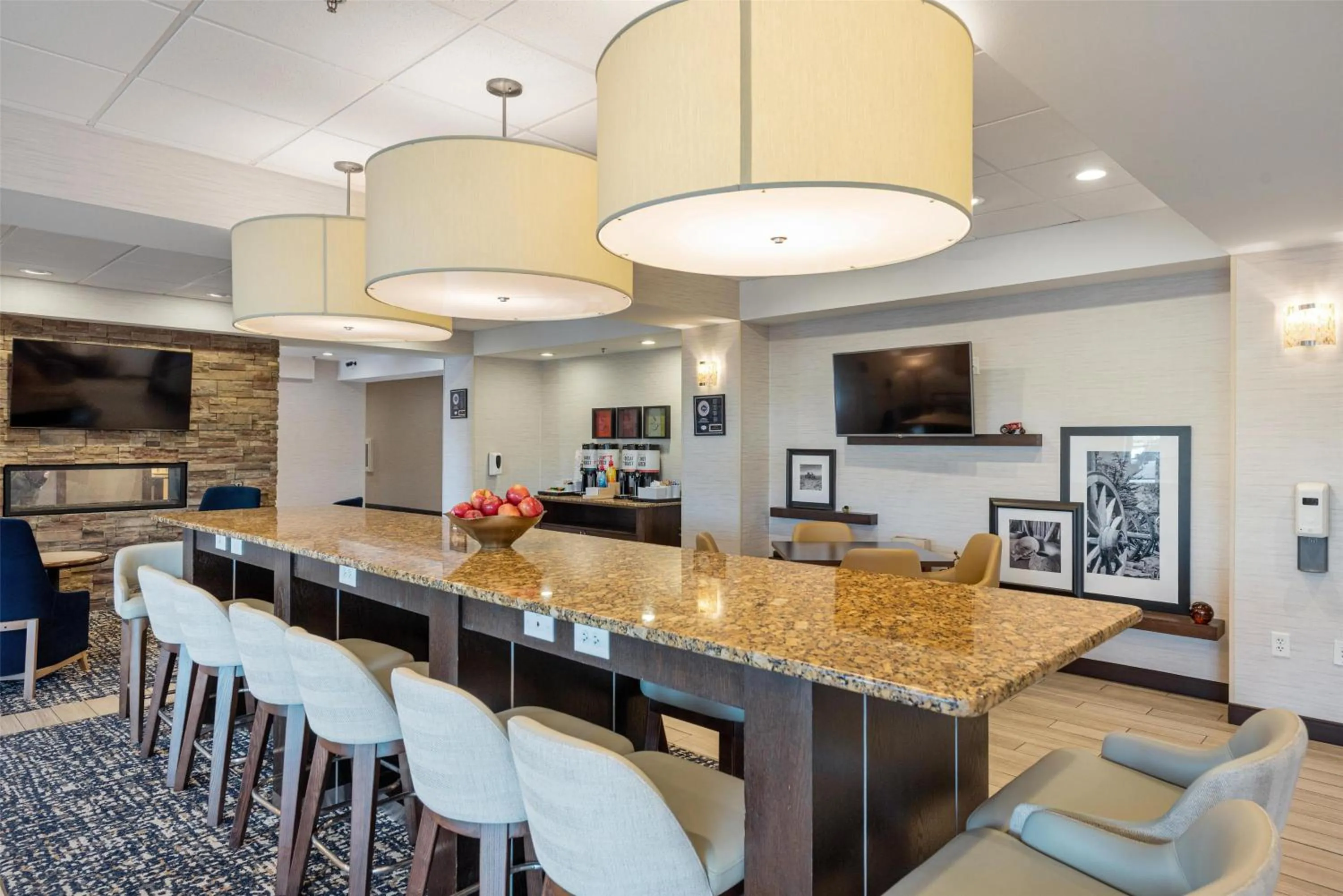 Seating area in Hampton Inn Mesa Verde/Cortez Co