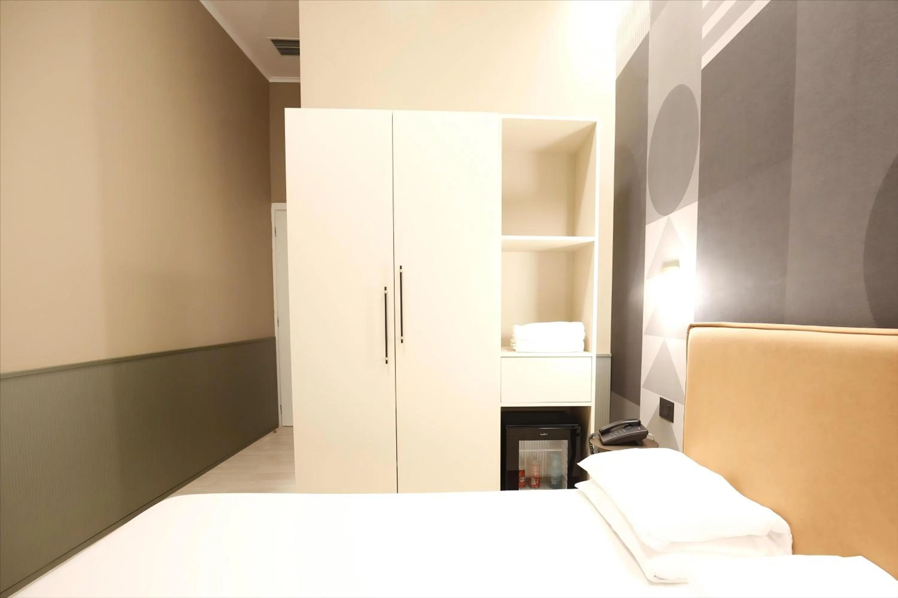 Bedroom, Bed in The B Place