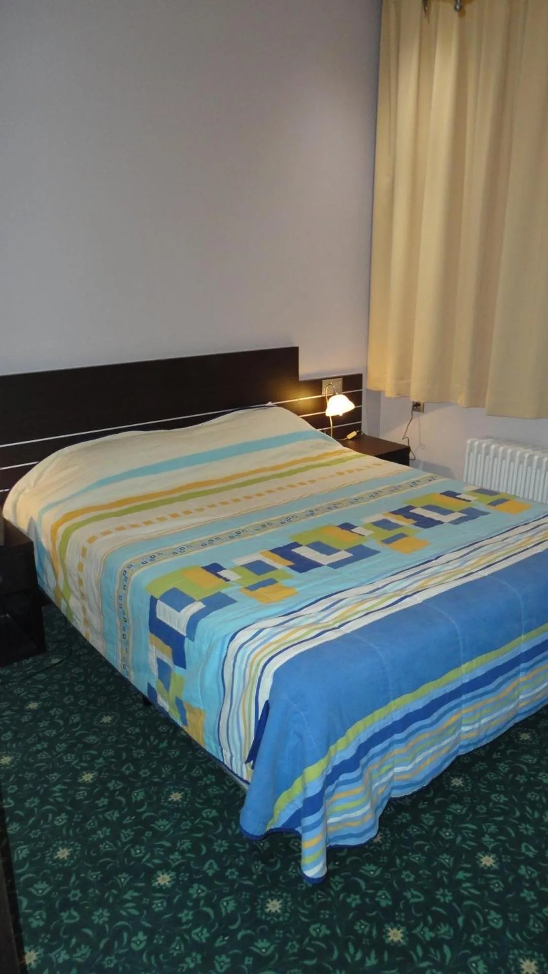 Bed in Hotel L'auberge Du Souverain