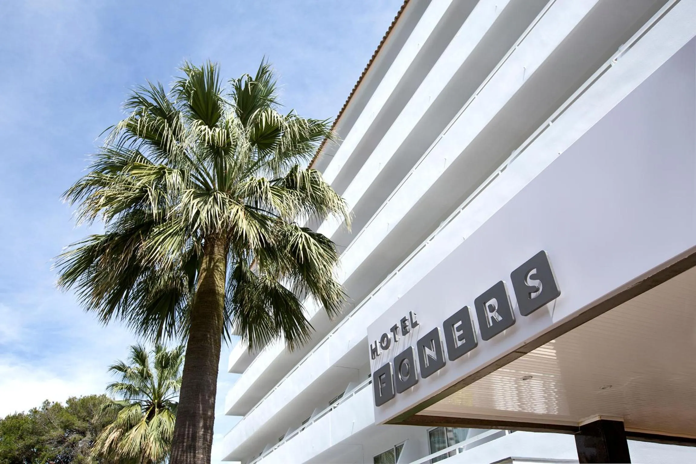 Property building in Hotel Foners