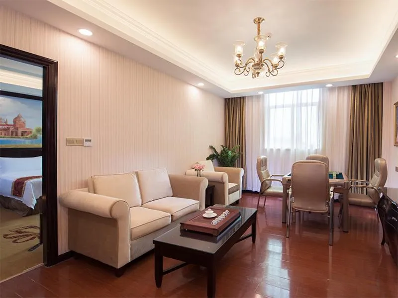 Bed in Vienna International Hotel Shenzhen South Huanguan Road