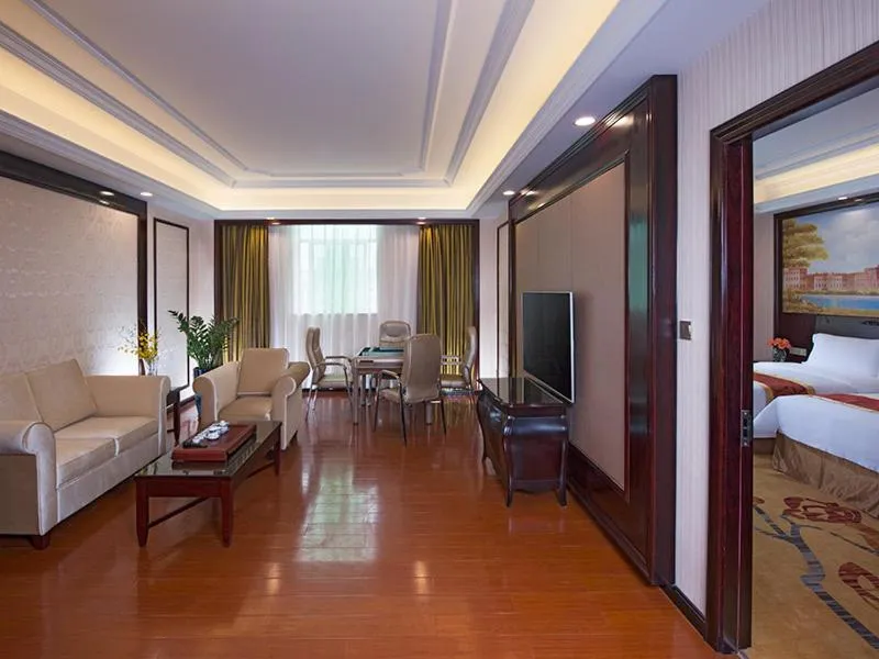 Bed in Vienna International Hotel Shenzhen South Huanguan Road