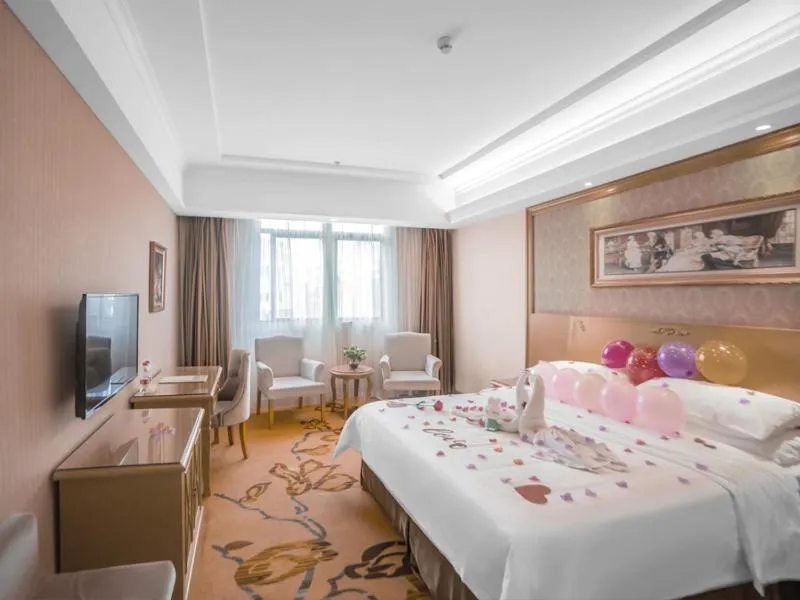 Bed in Vienna Hotel Shenzhen Buji Ganli Road