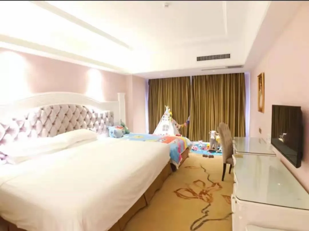 Bed in Vienna International Hotel Guilin Wanda Plaza