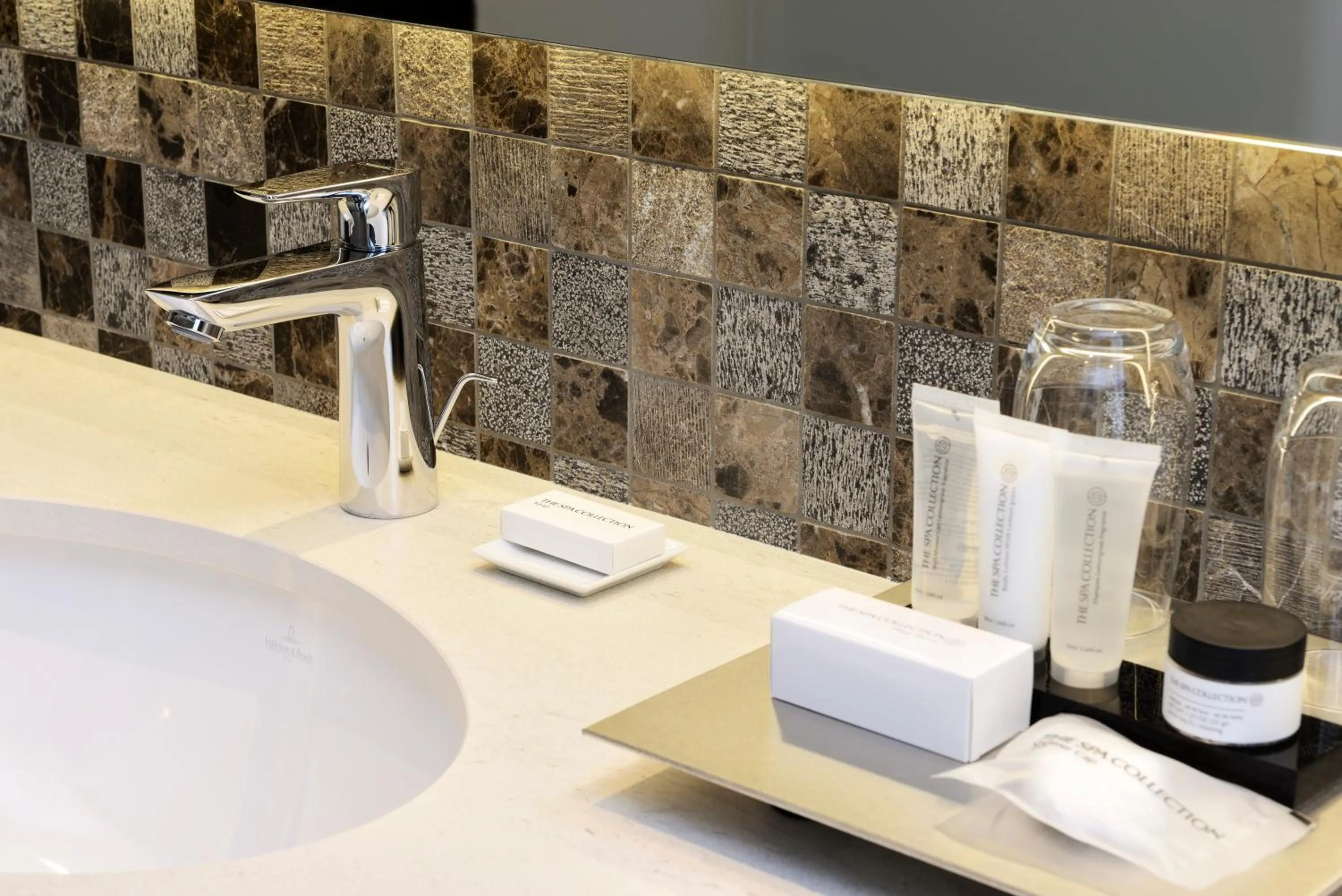 Bathroom in Hotel Messeyne