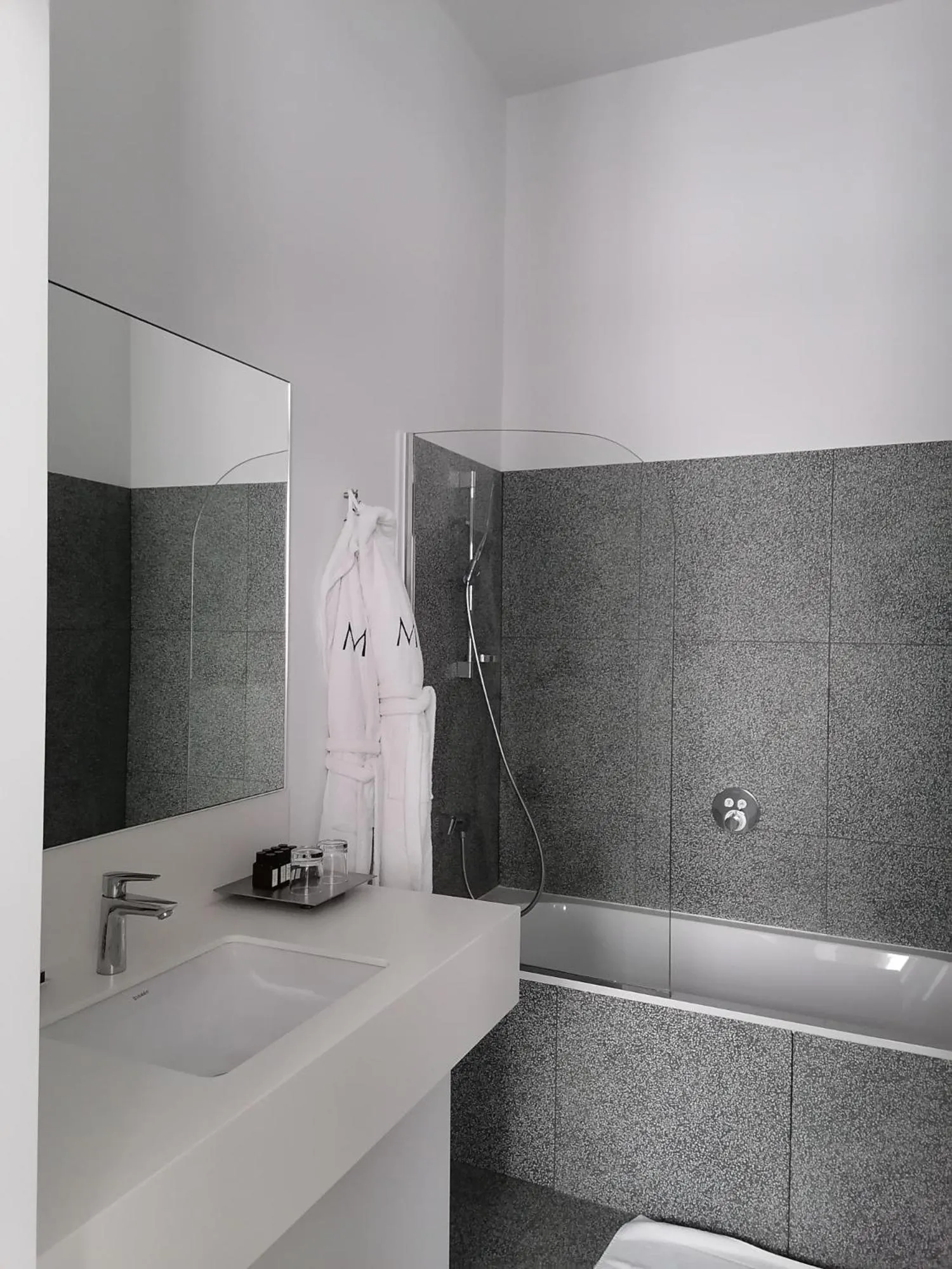 Bathroom in Hotel Messeyne