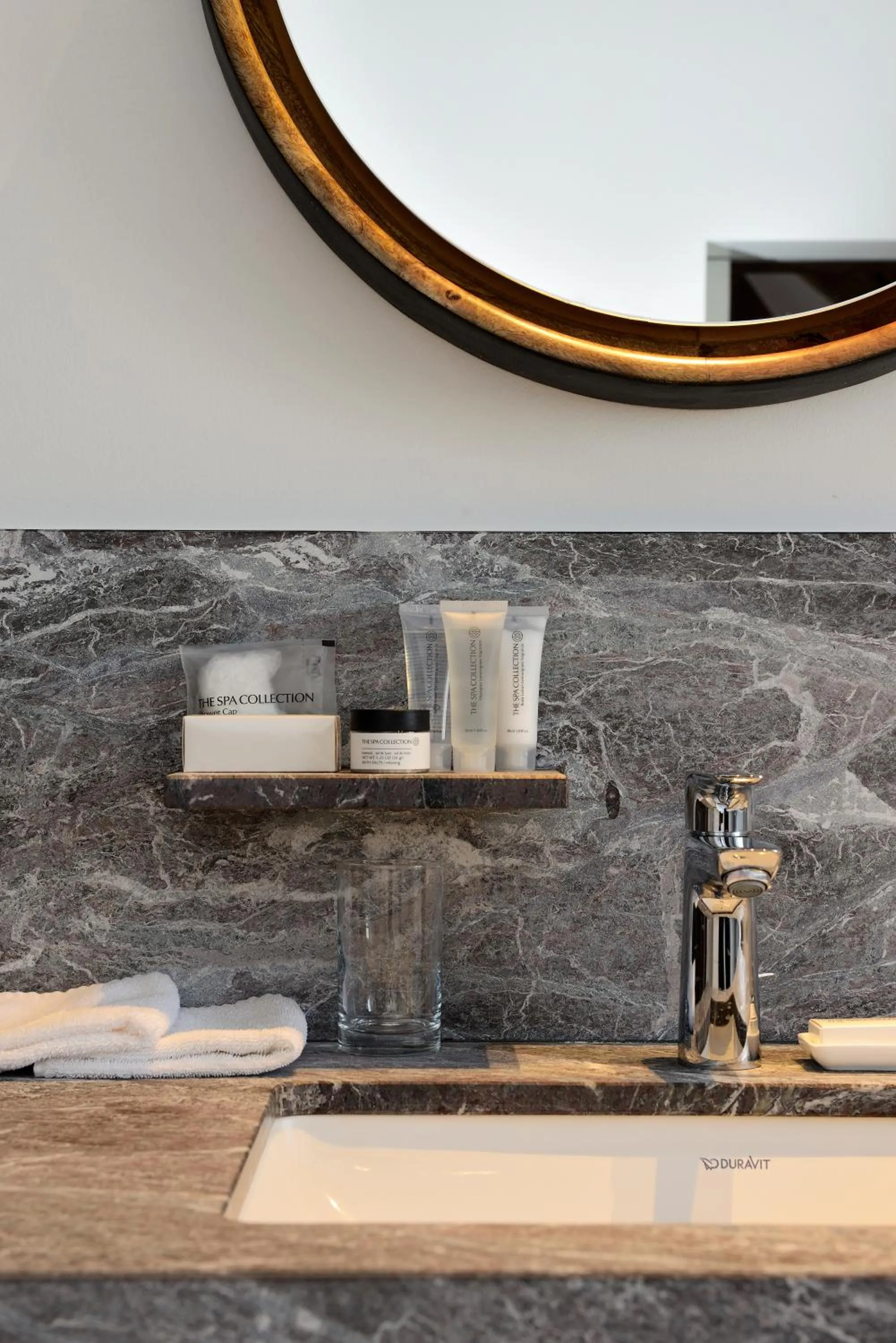 Bathroom in Hotel Messeyne