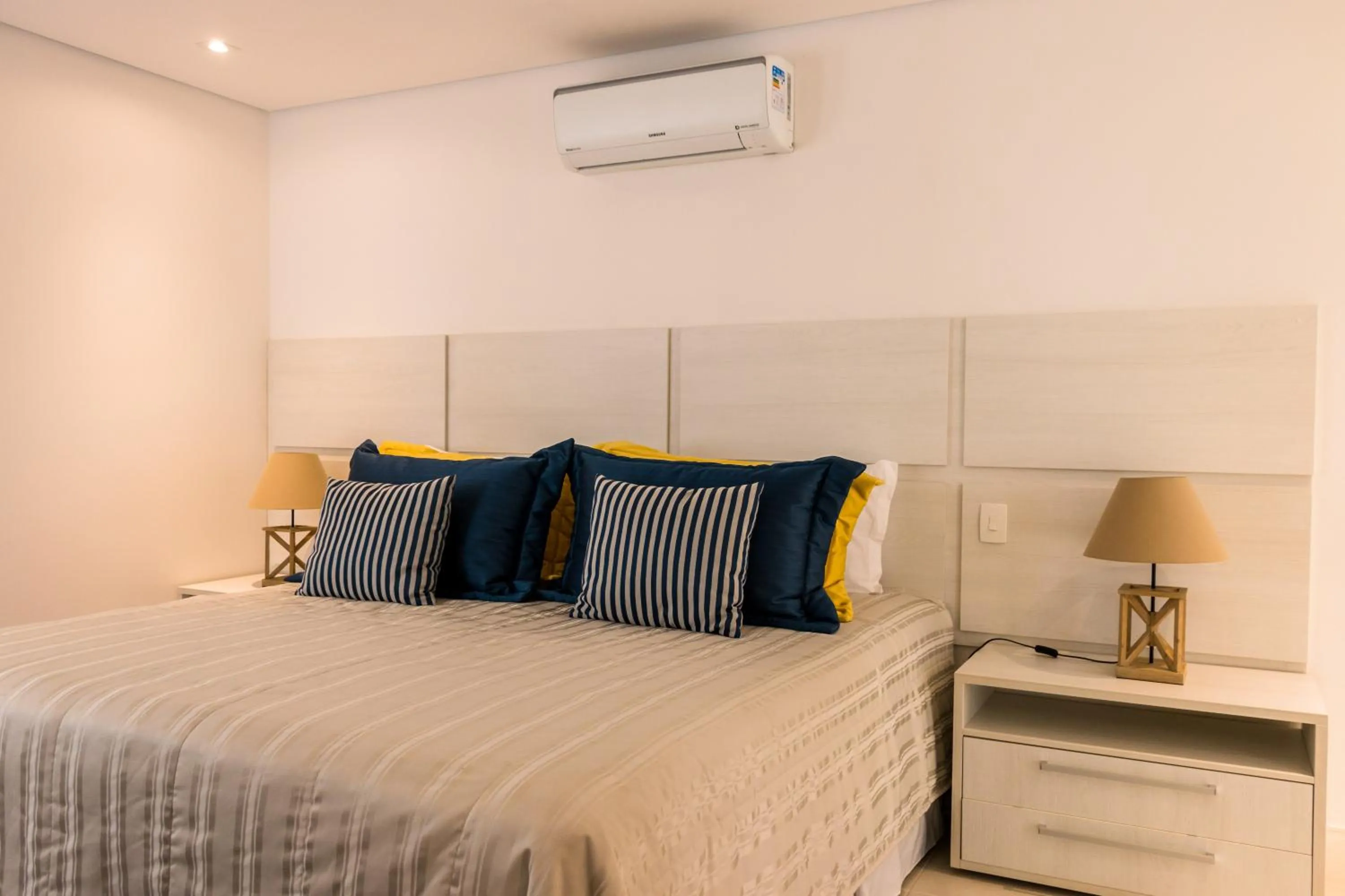 View (from property/room), Bed in Hotel Maui Maresias