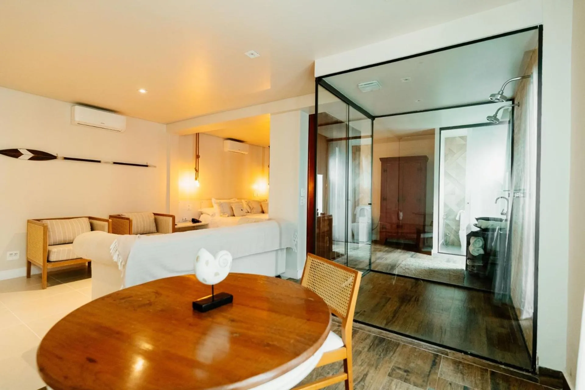 Living room, Bed in Hotel Maui Maresias