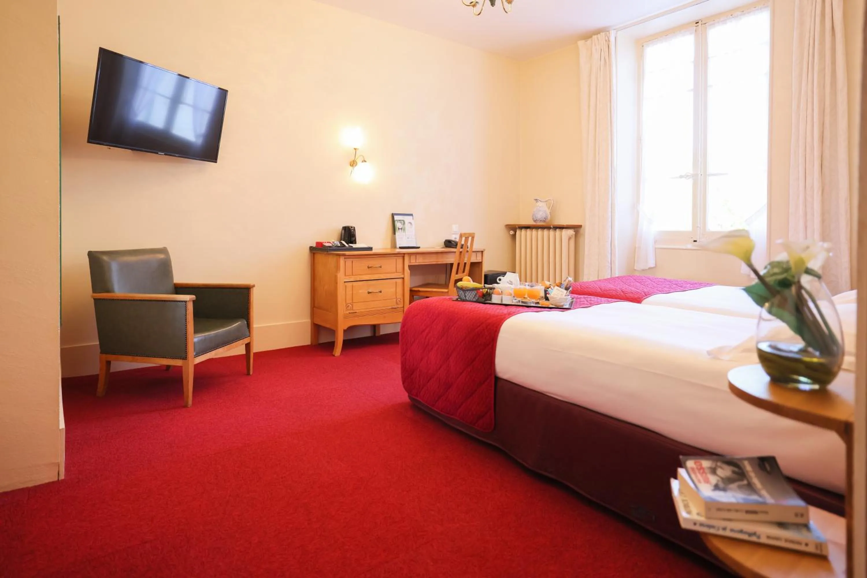 Bedroom, Bed in Best Western Grand Hotel de Paris & Spa