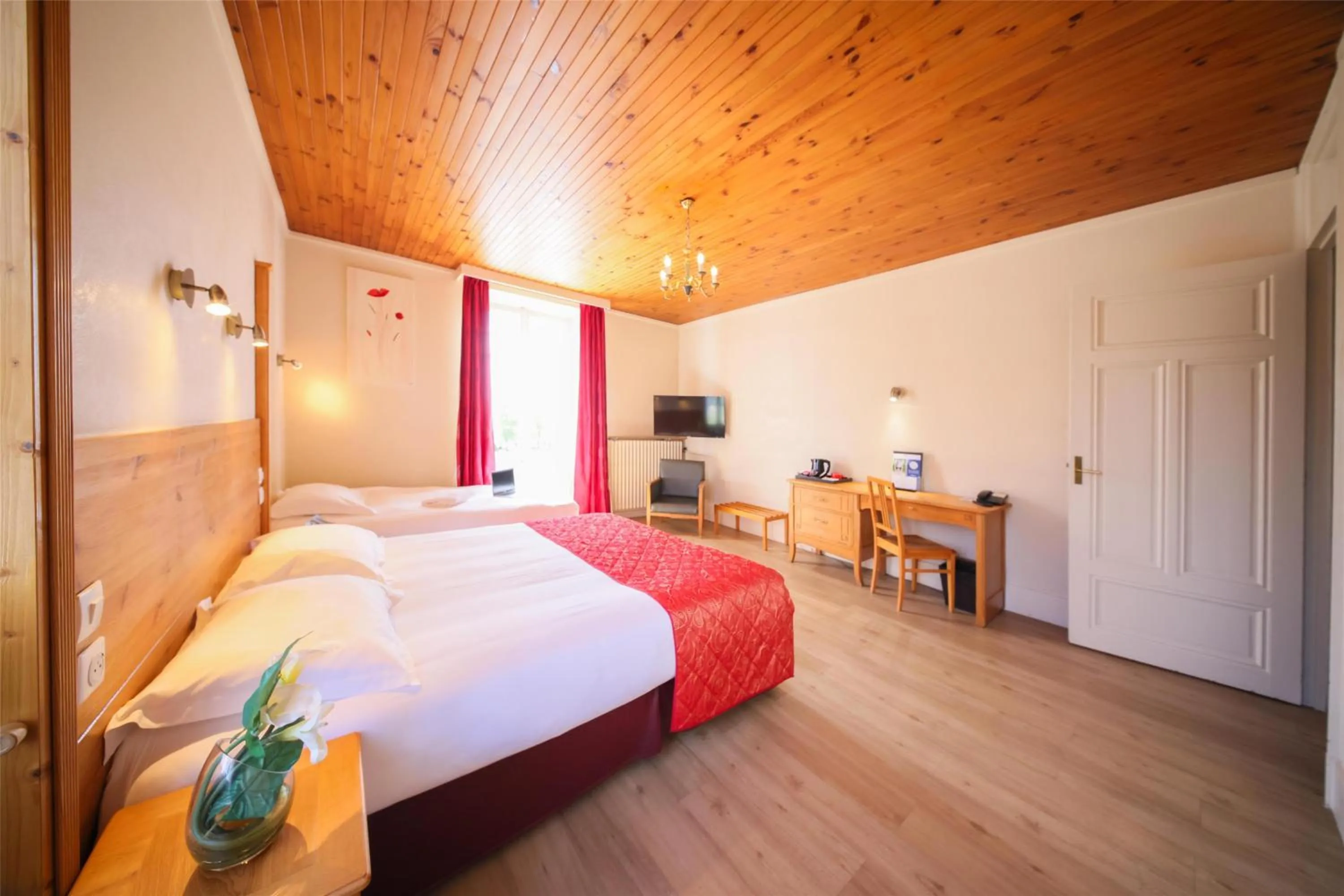 Bedroom, Bed in Best Western Grand Hotel de Paris & Spa