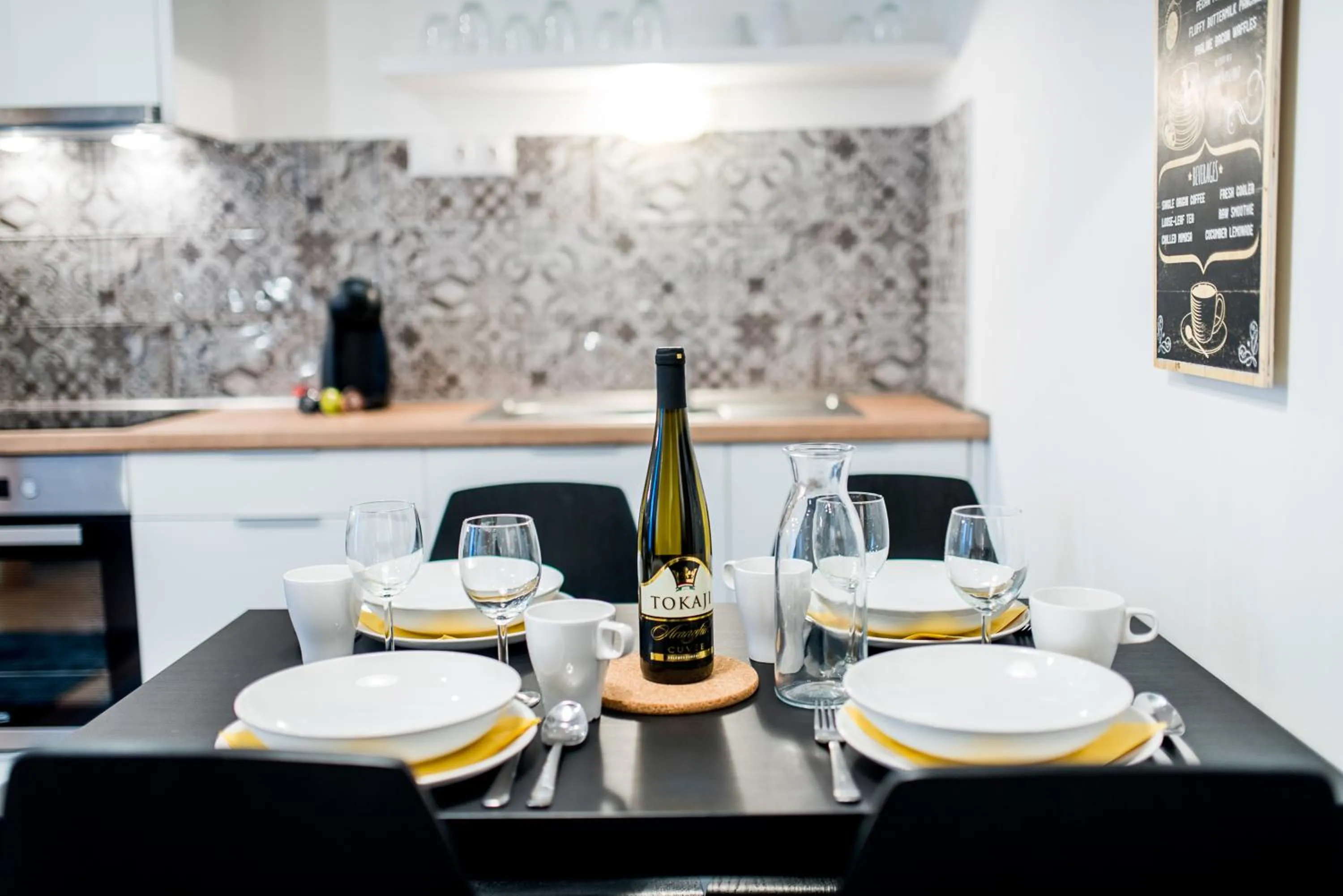 Dining area in Vagabond Corvin