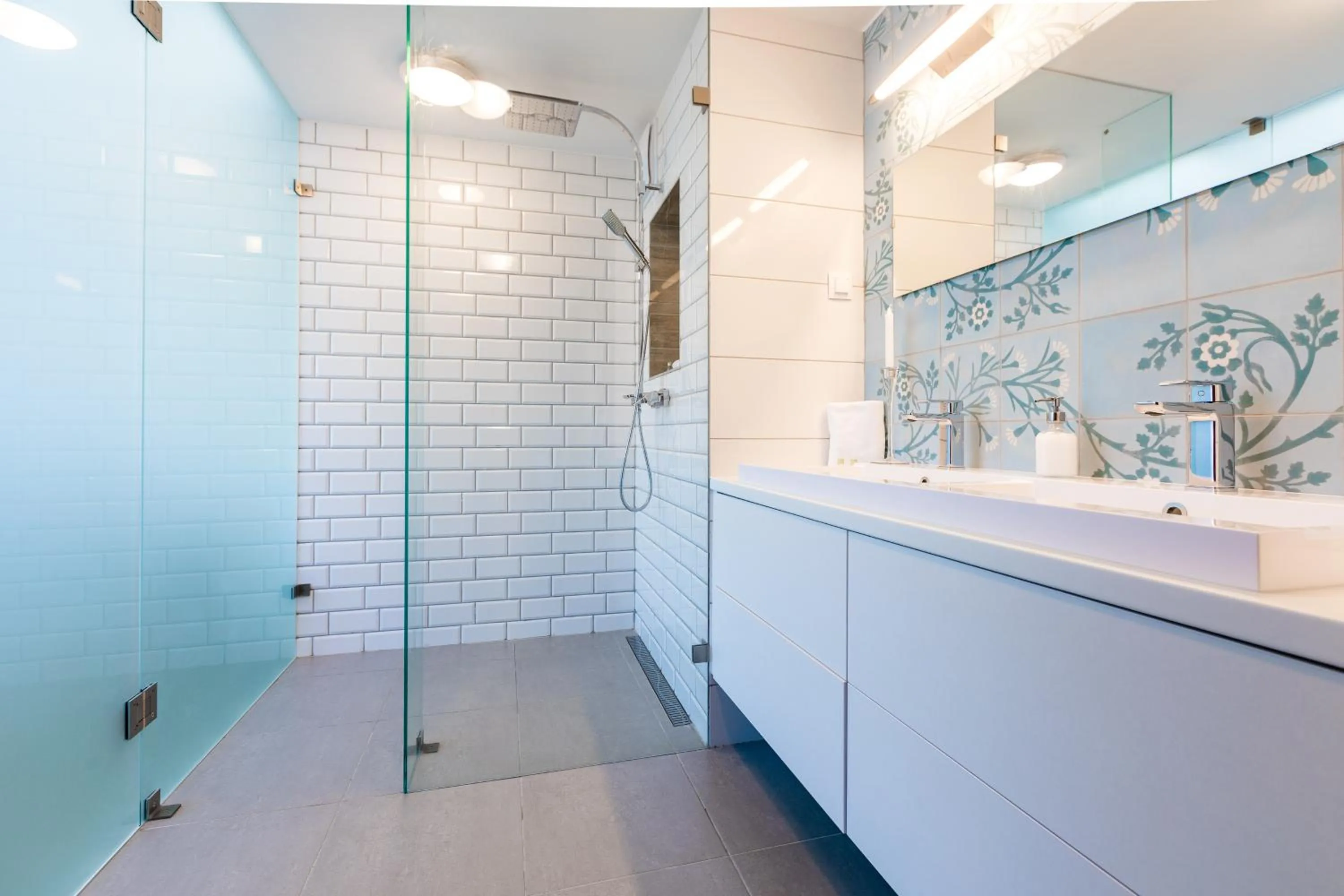 Bathroom in Vagabond Corvin