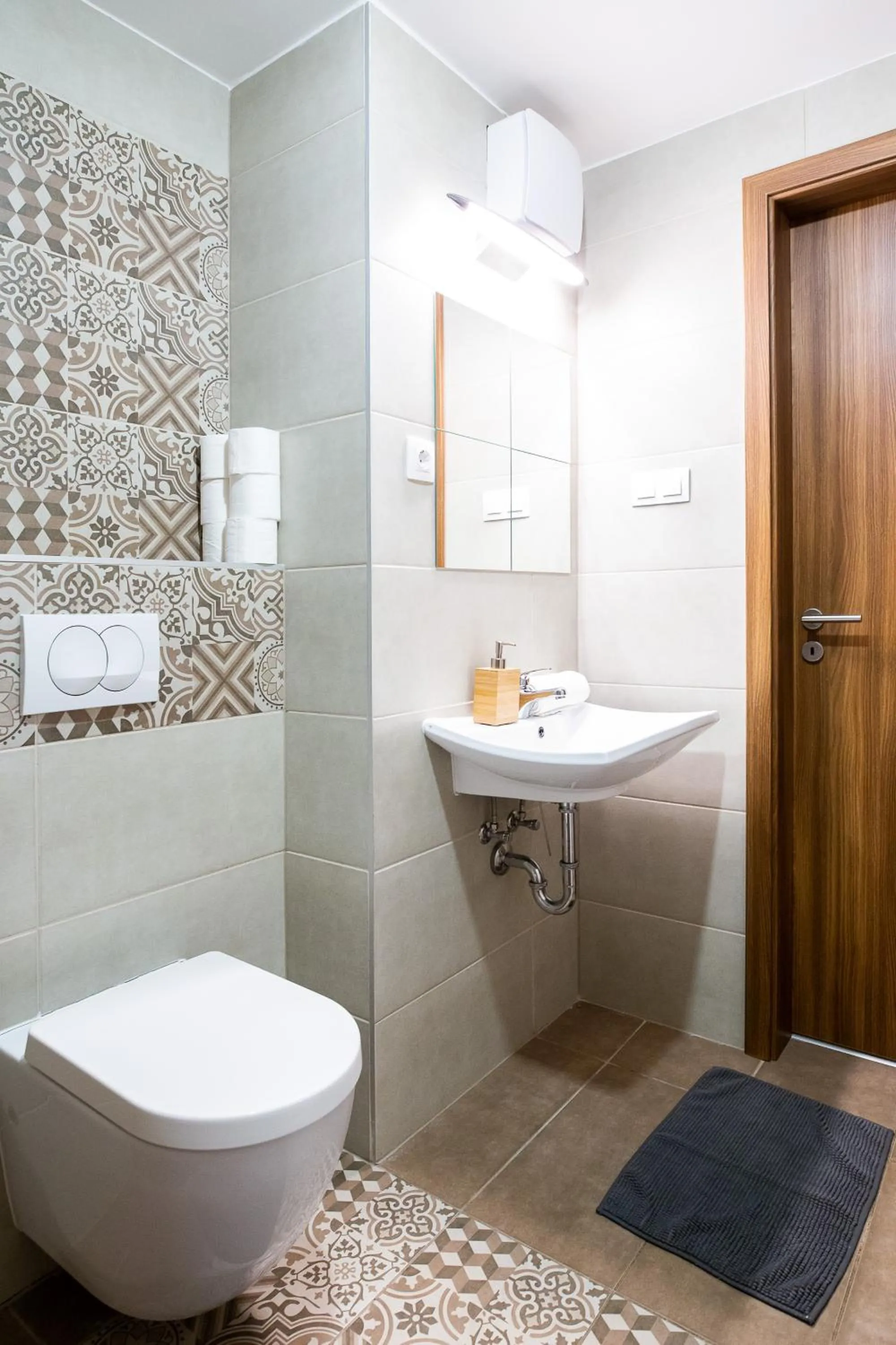 Toilet in Vagabond Corvin