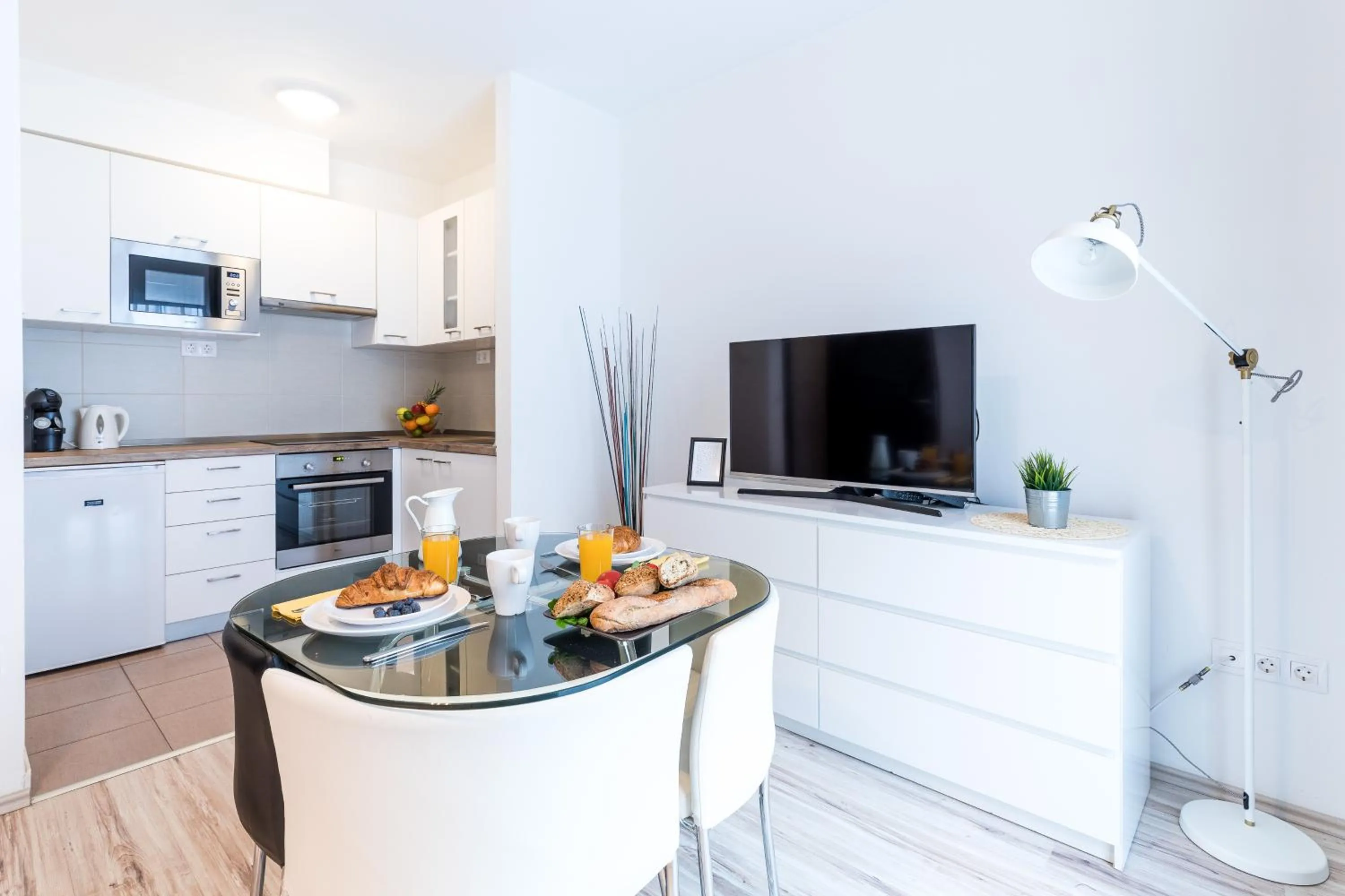 TV and multimedia in Vagabond Corvin