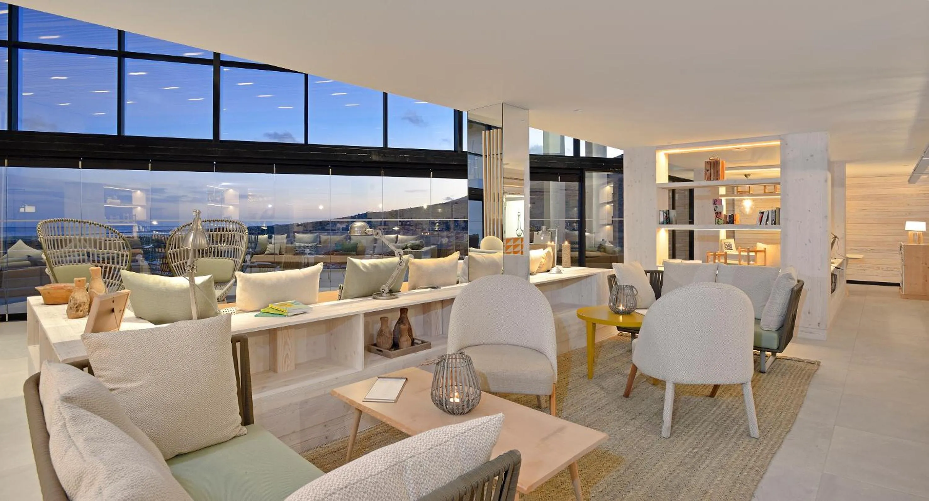 Lounge or bar in INNSiDE by Meliá Fuerteventura – Adults Only