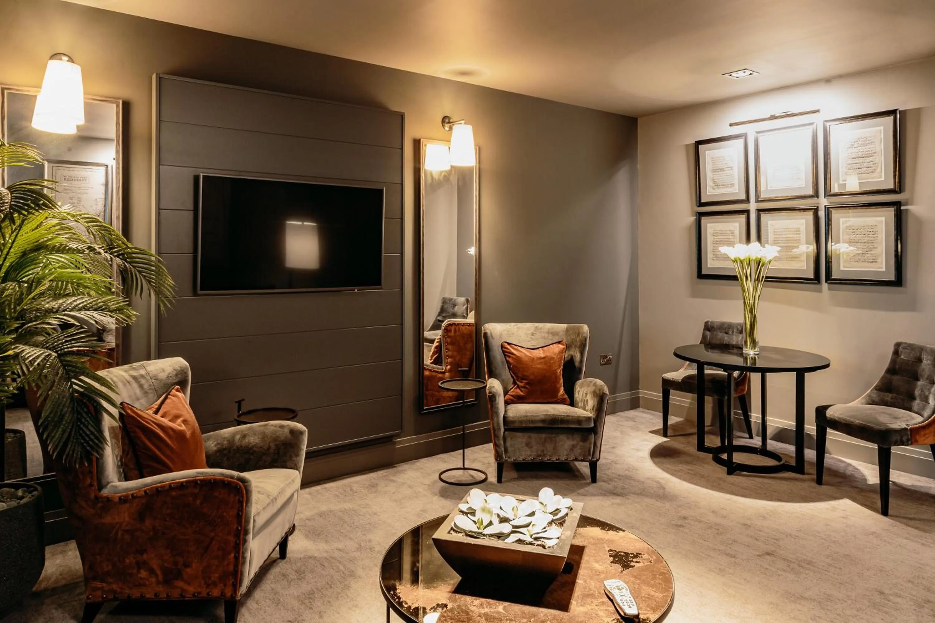 TV and multimedia in Dakota Leeds