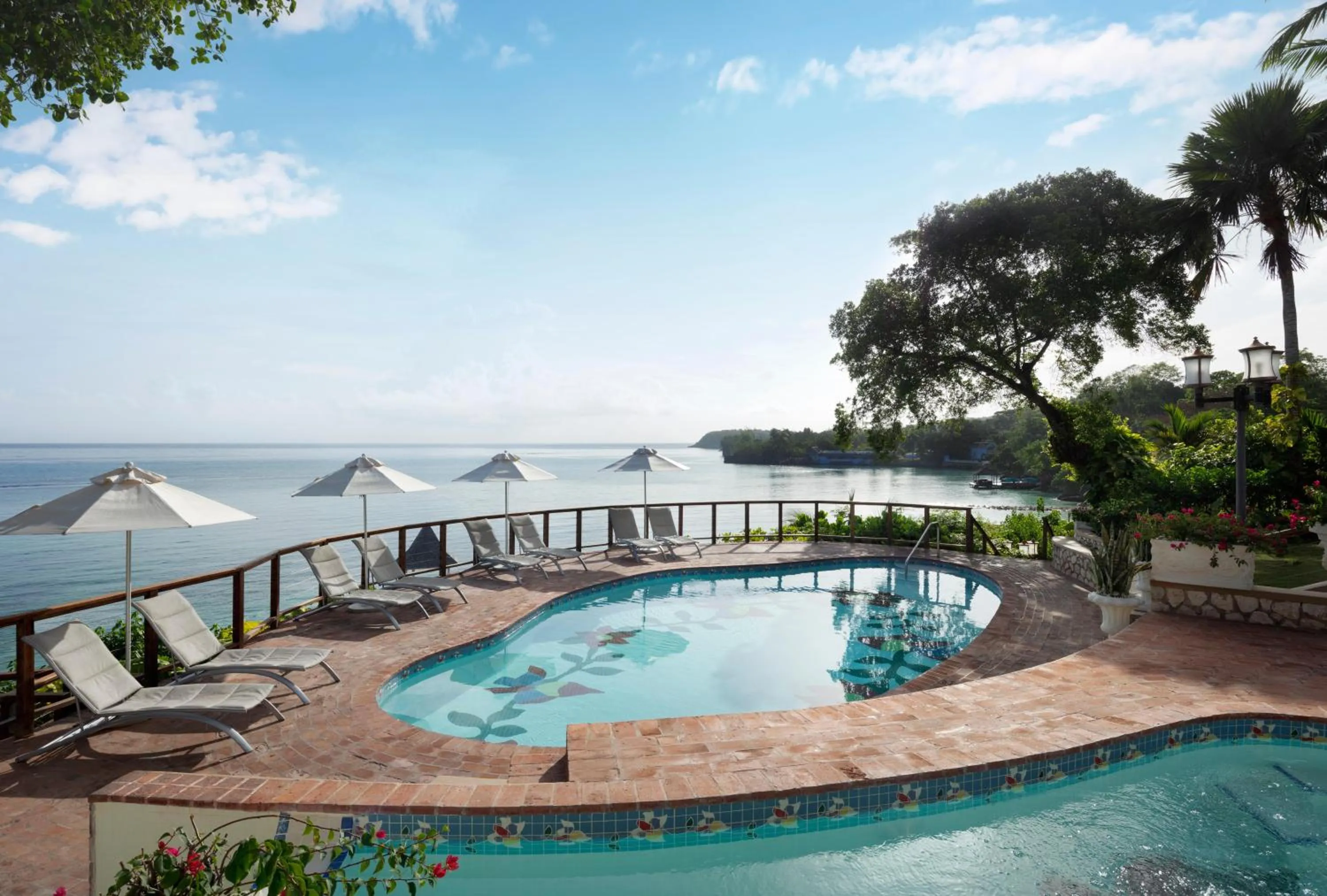 Swimming pool in Sandals Royal Plantation All Inclusive - Couples Only