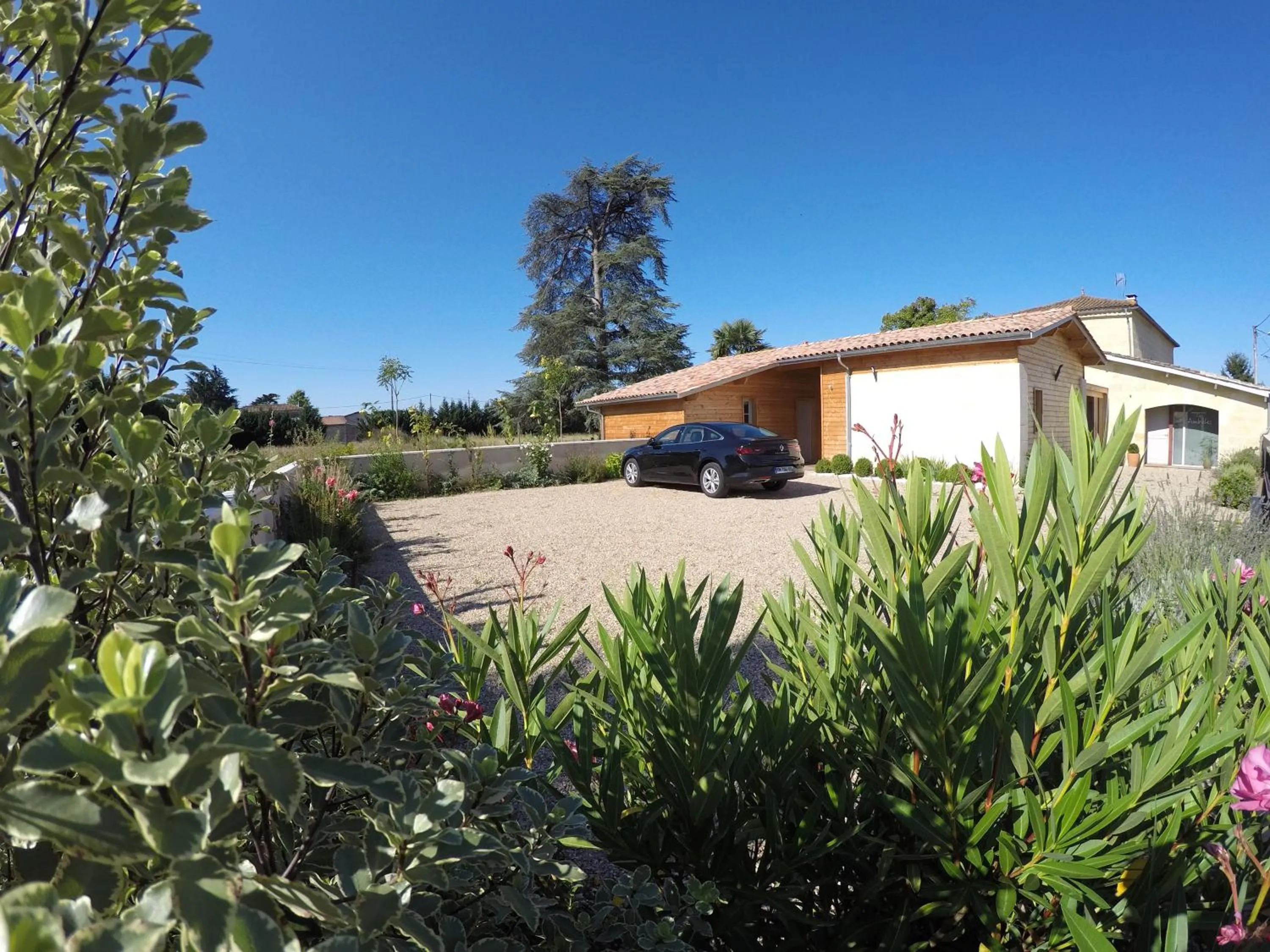 Parking in Les Ambèles