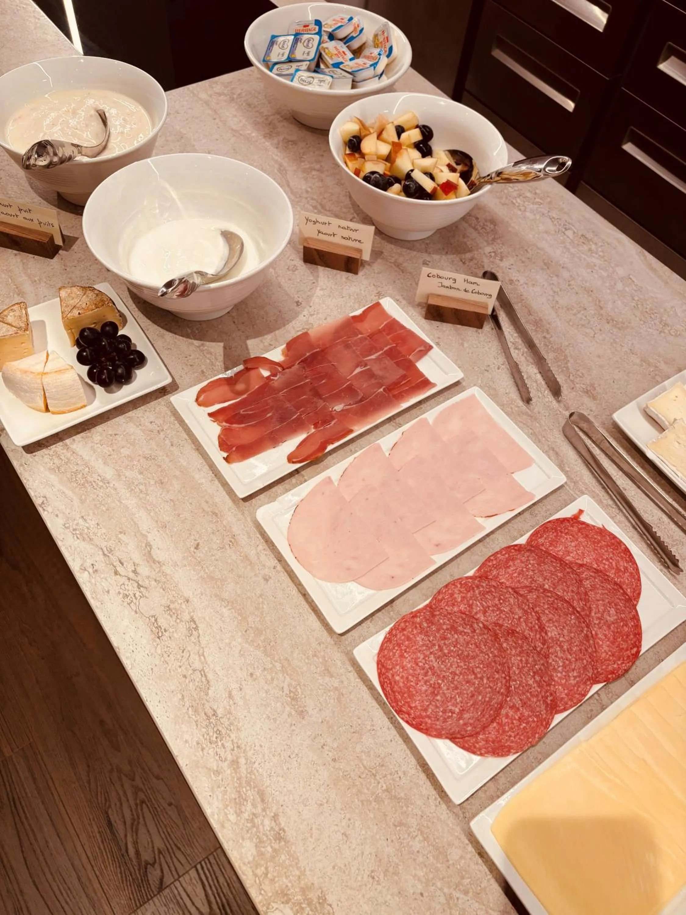 Buffet breakfast in Prado Next Door