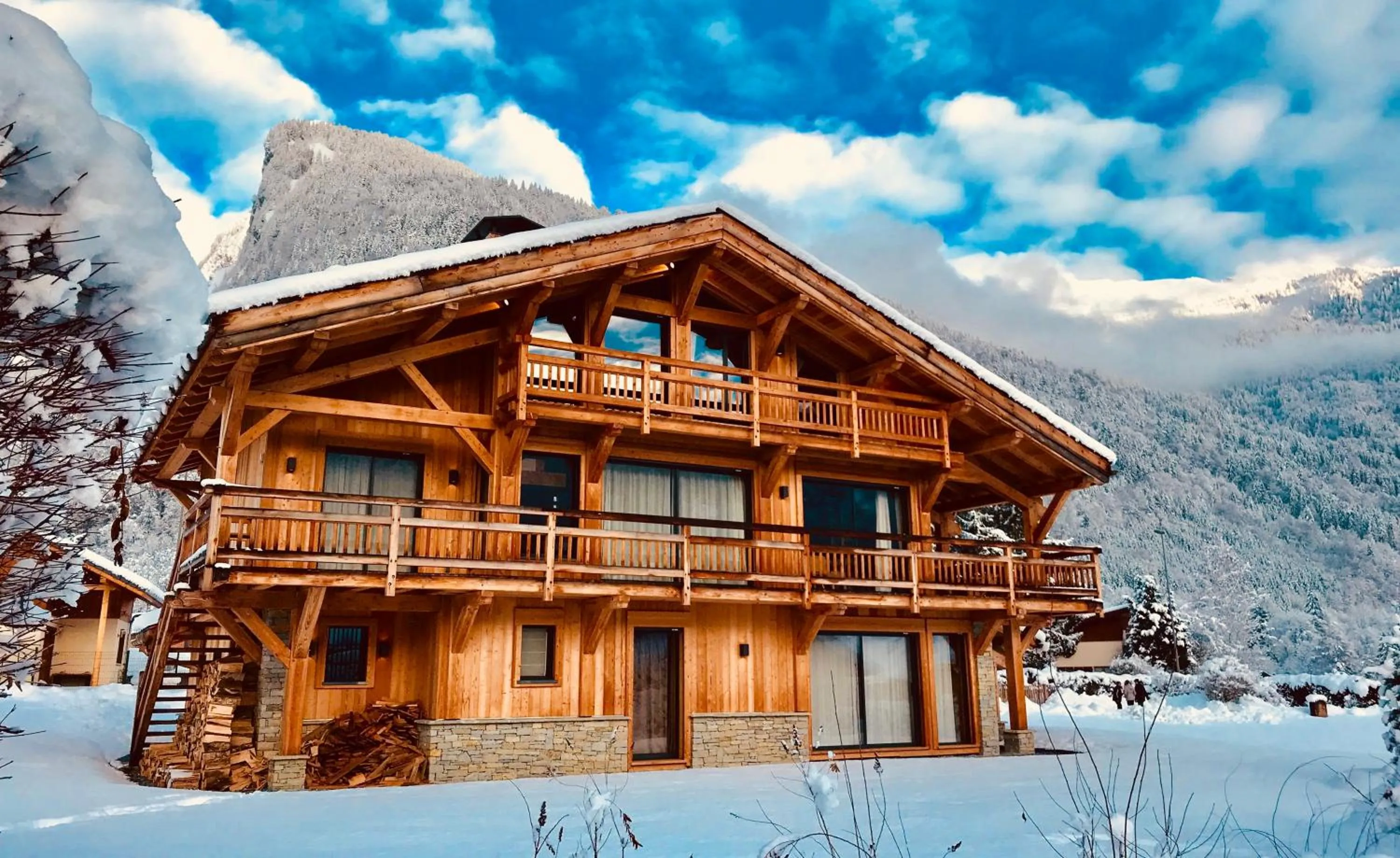 Chalet spacieux à Samoëns de 210 m² avec jacuzzi et jardin