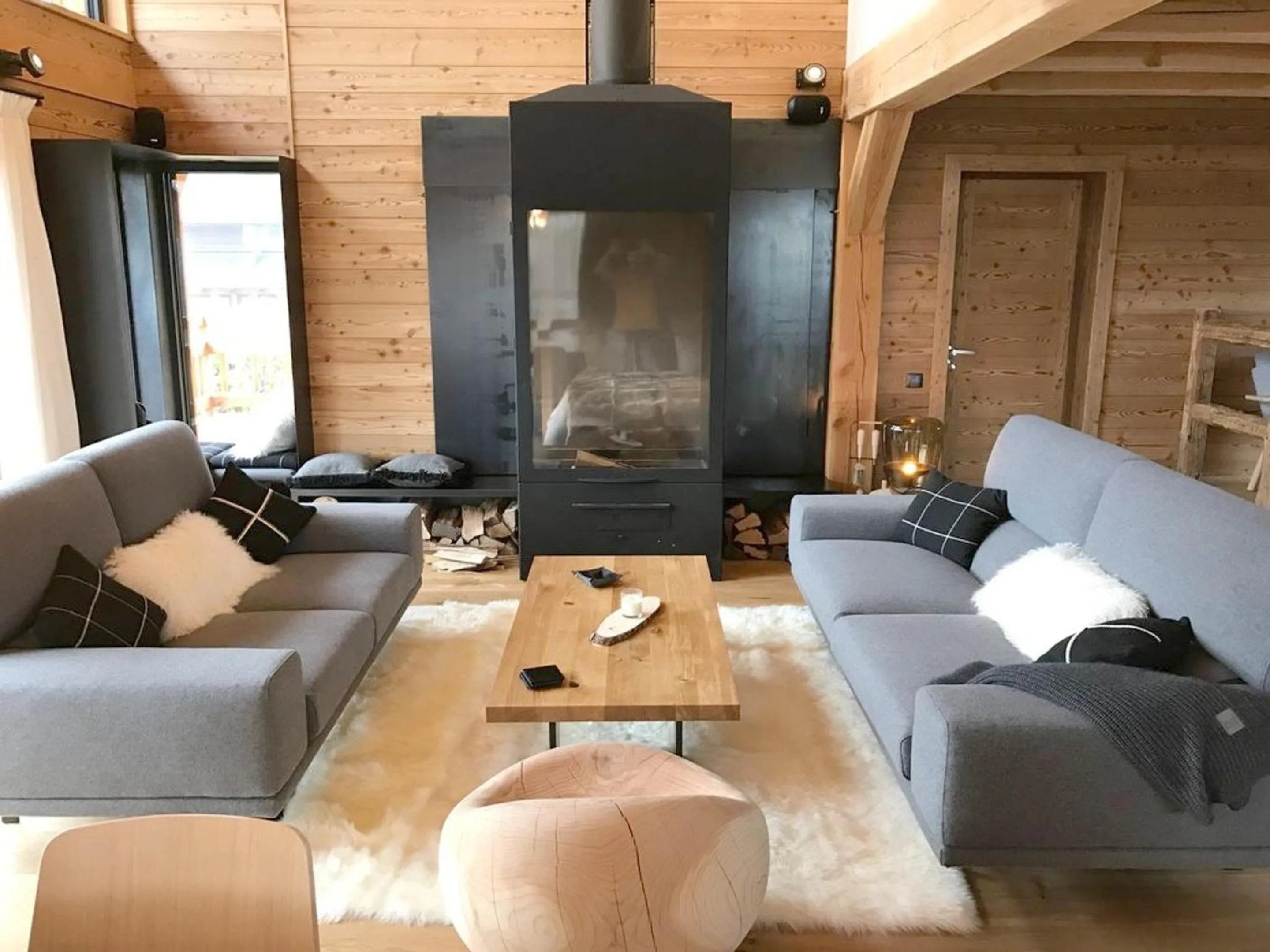 Living room in Chalet spacieux à Samoëns de 210 m² avec jacuzzi et jardin