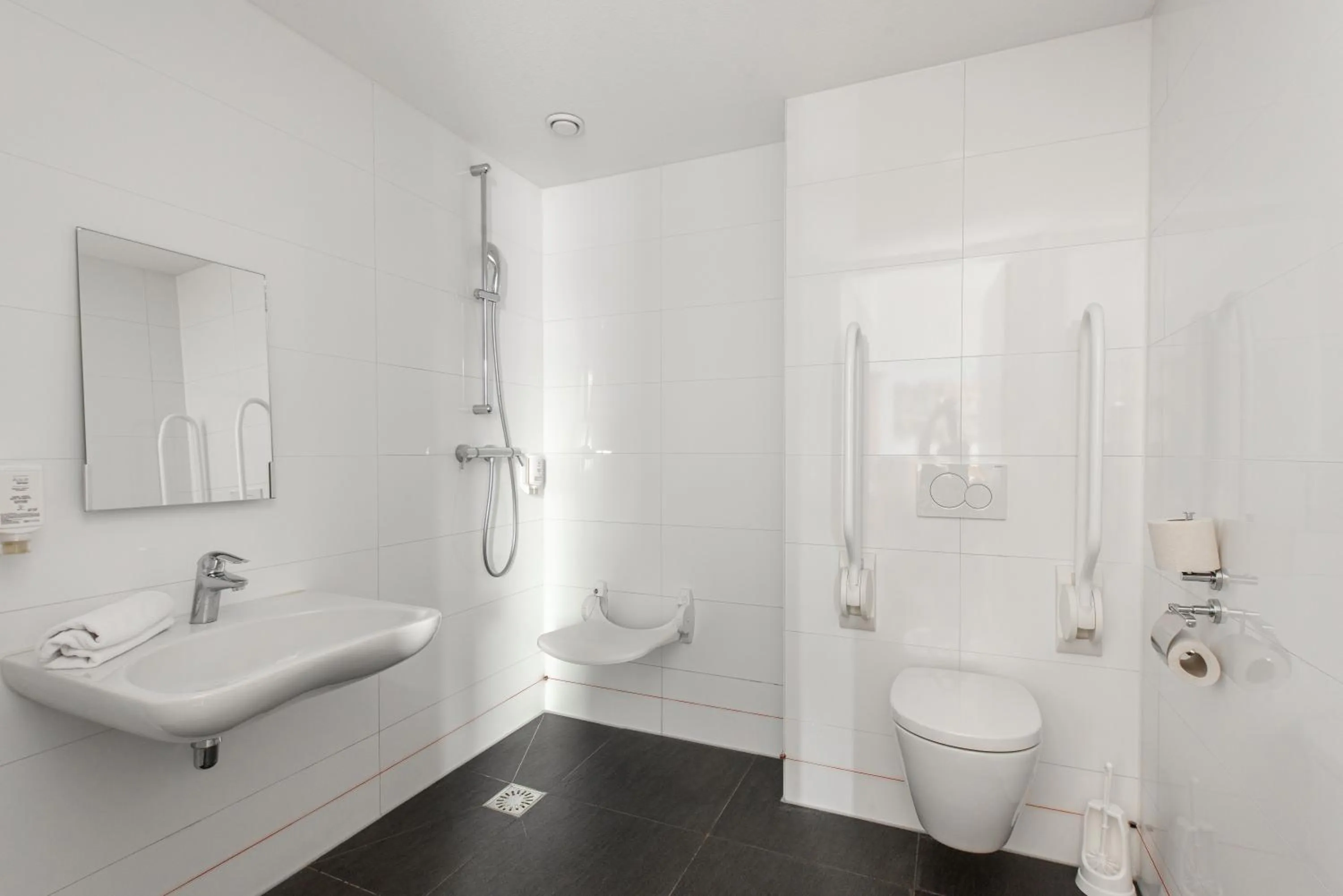 Bedroom in easyHotel Amsterdam Arena Boulevard