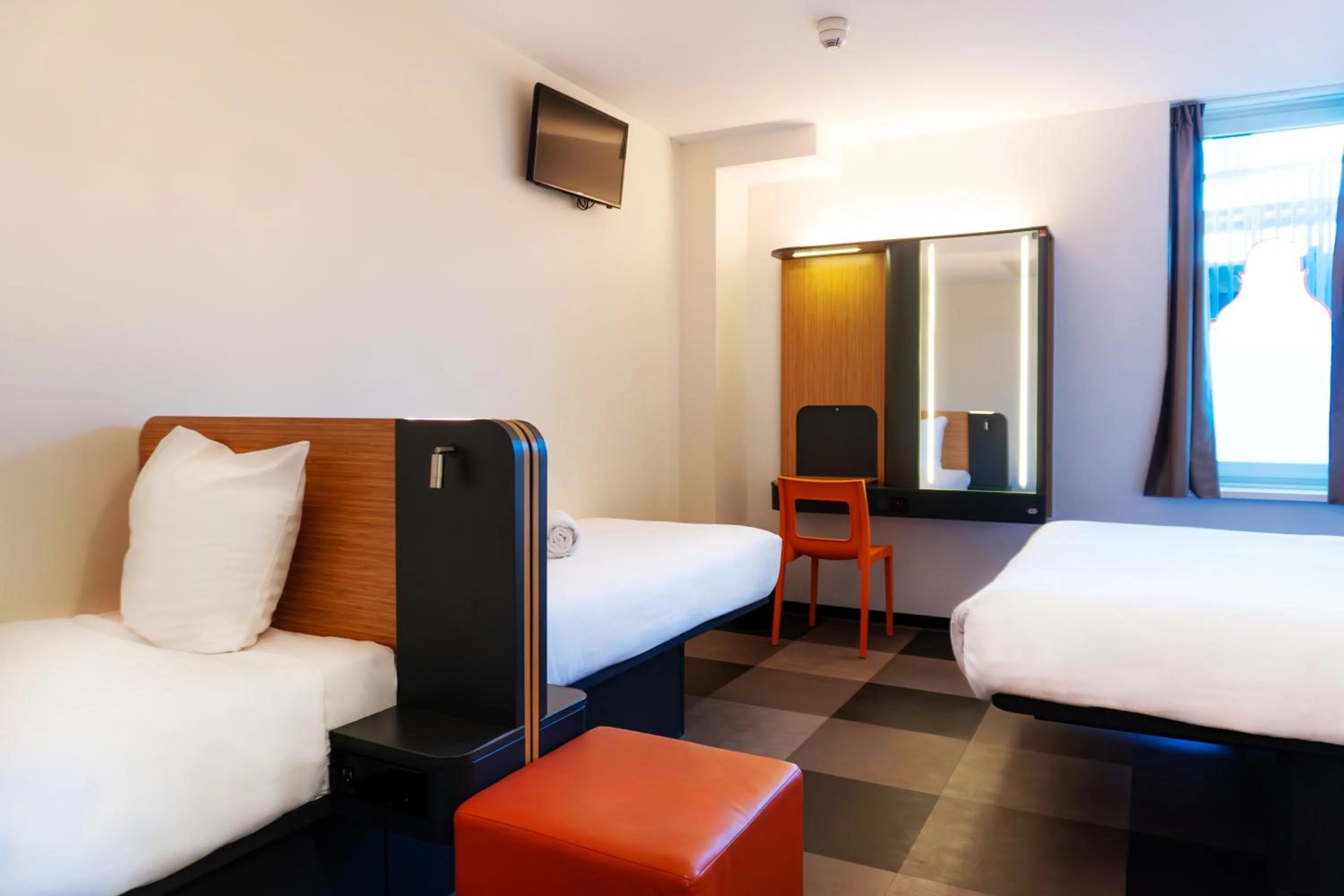 Bedroom, Bed in easyHotel Amsterdam Arena Boulevard