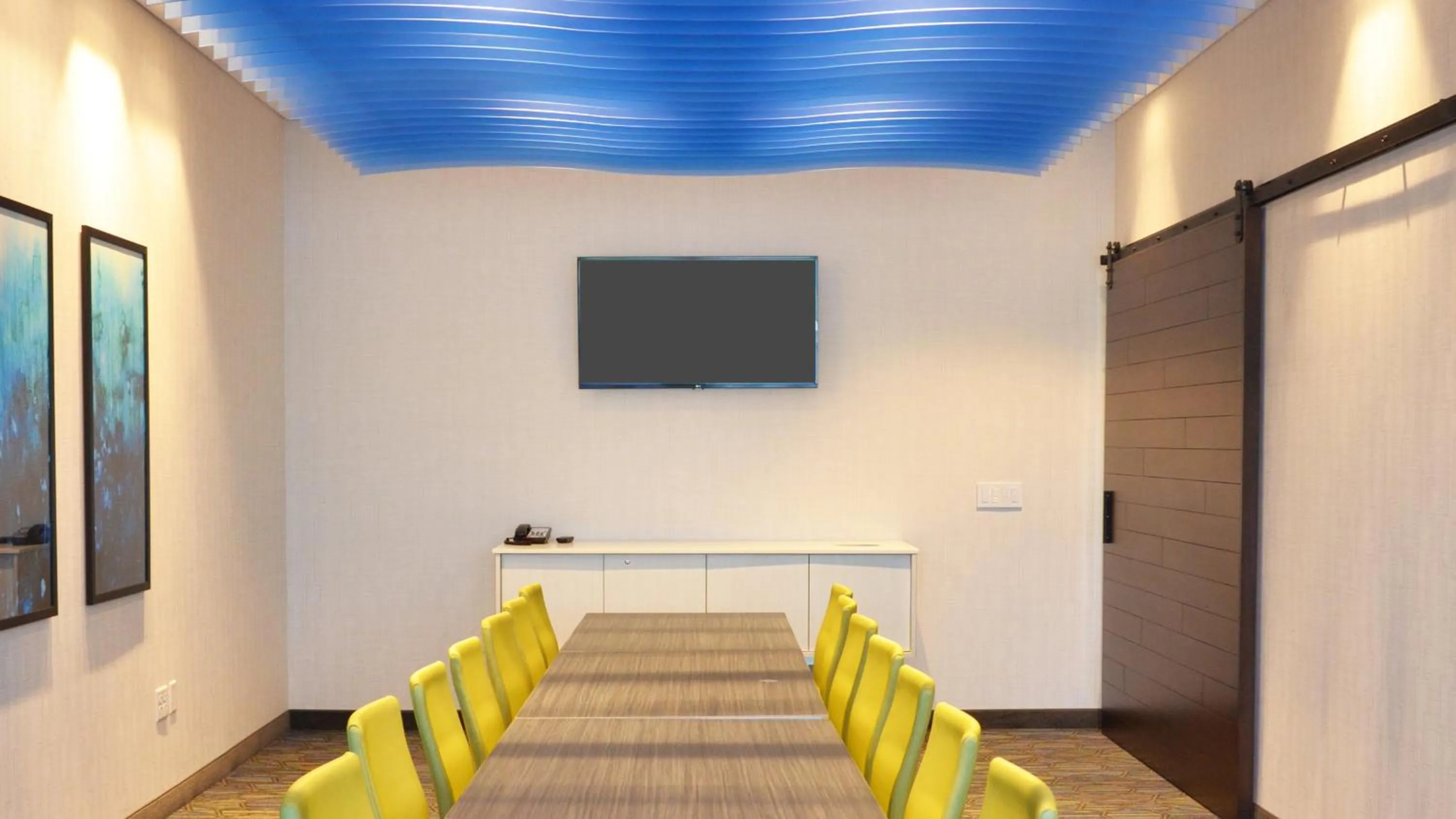 Meeting/conference room in Holiday Inn Express & Suites - Jacksonville W - I295 and I10 by IHG