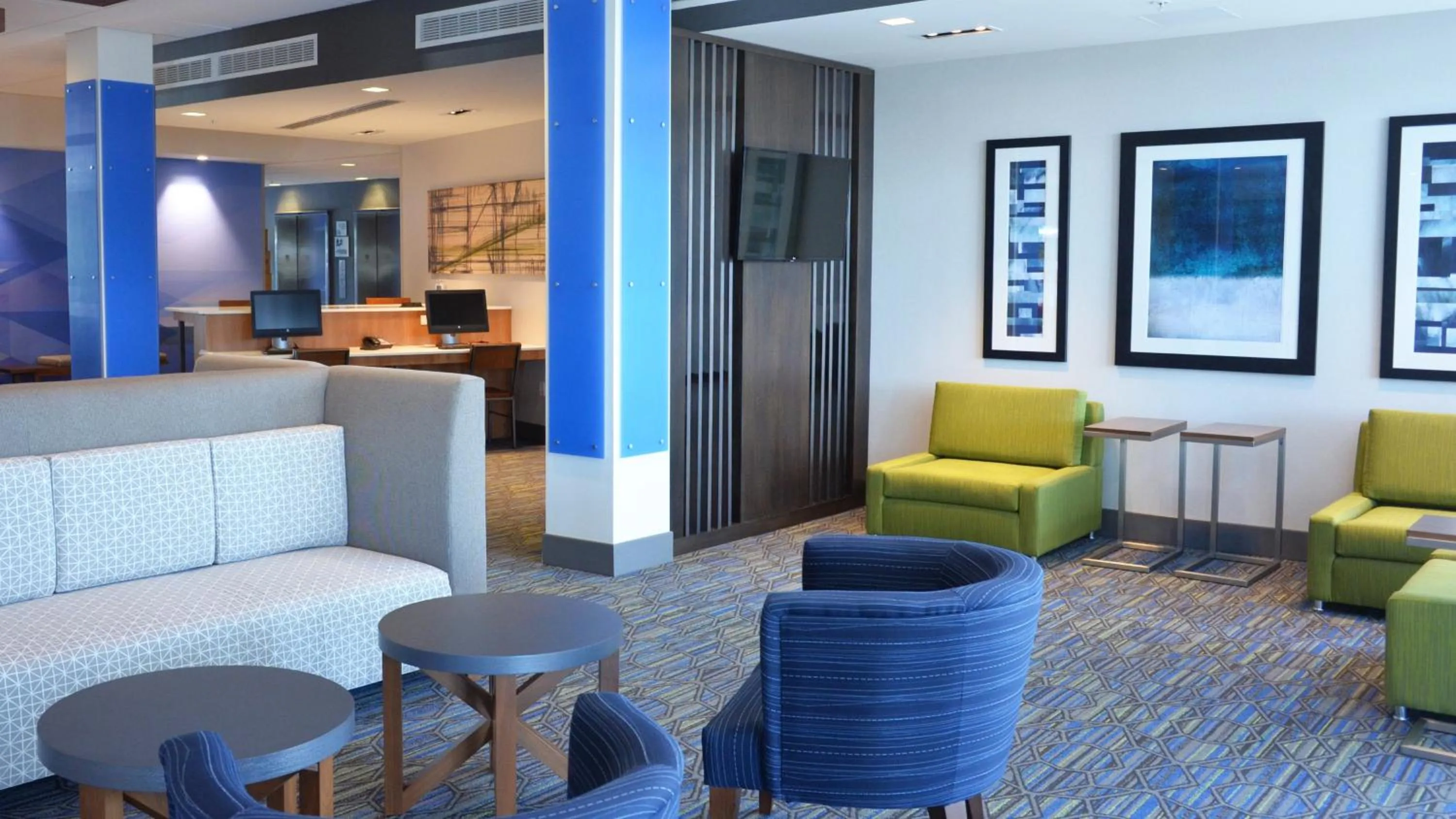 Lobby or reception in Holiday Inn Express & Suites - Jacksonville W - I295 and I10 by IHG