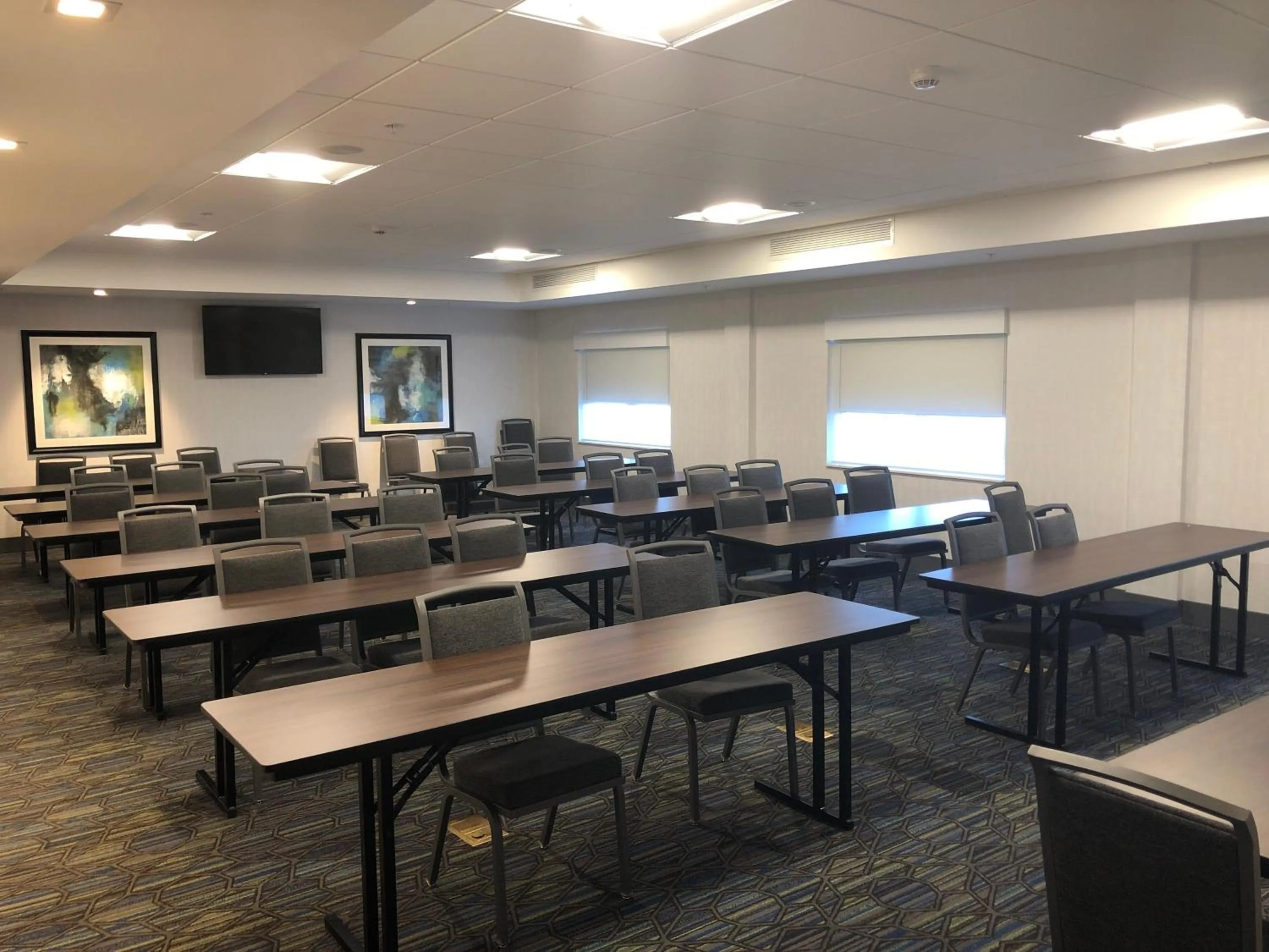 Meeting/conference room in Holiday Inn Express & Suites - Jacksonville W - I295 and I10 by IHG